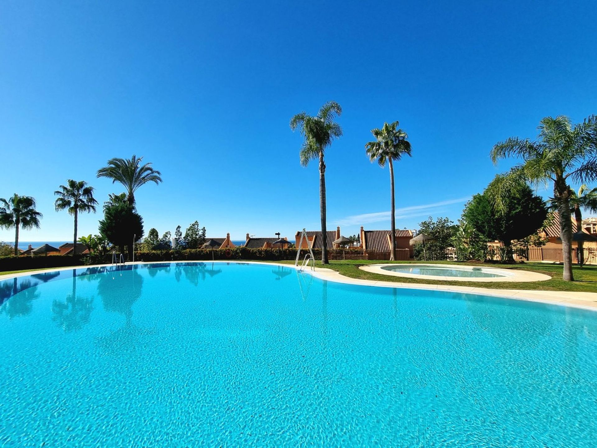 Condominium in Marbella, Andalucía 11763956