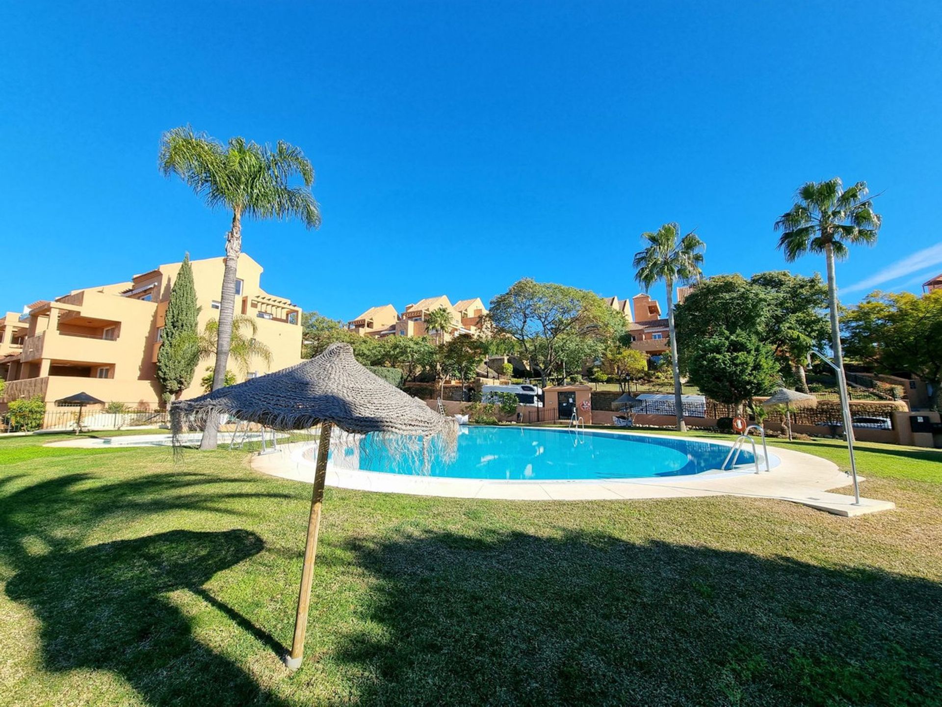 Condominium in Marbella, Andalucía 11763956