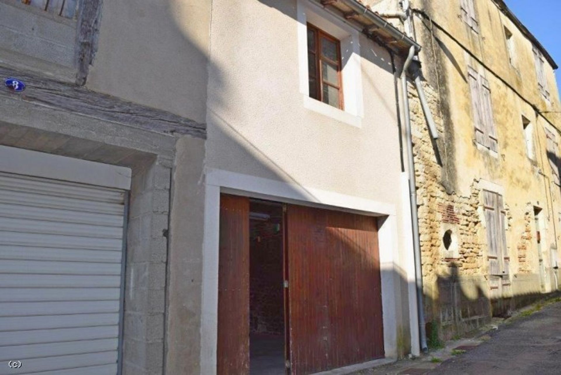 Condominium in Ruffec, Nouvelle-Aquitaine 11769140