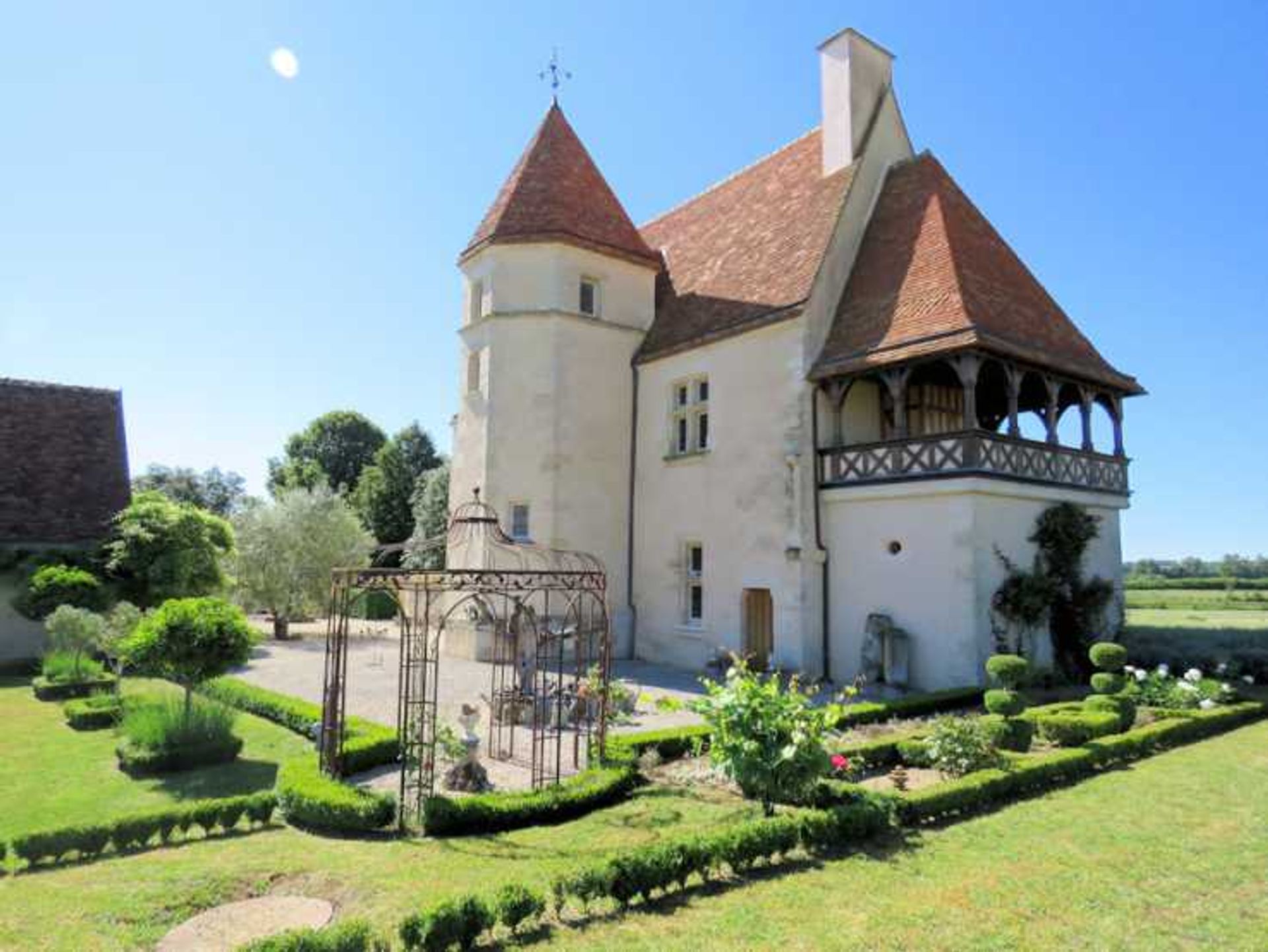 Будинок в La Guerche-sur-l'Aubois, Центр-Валь-де-Луар 11776825