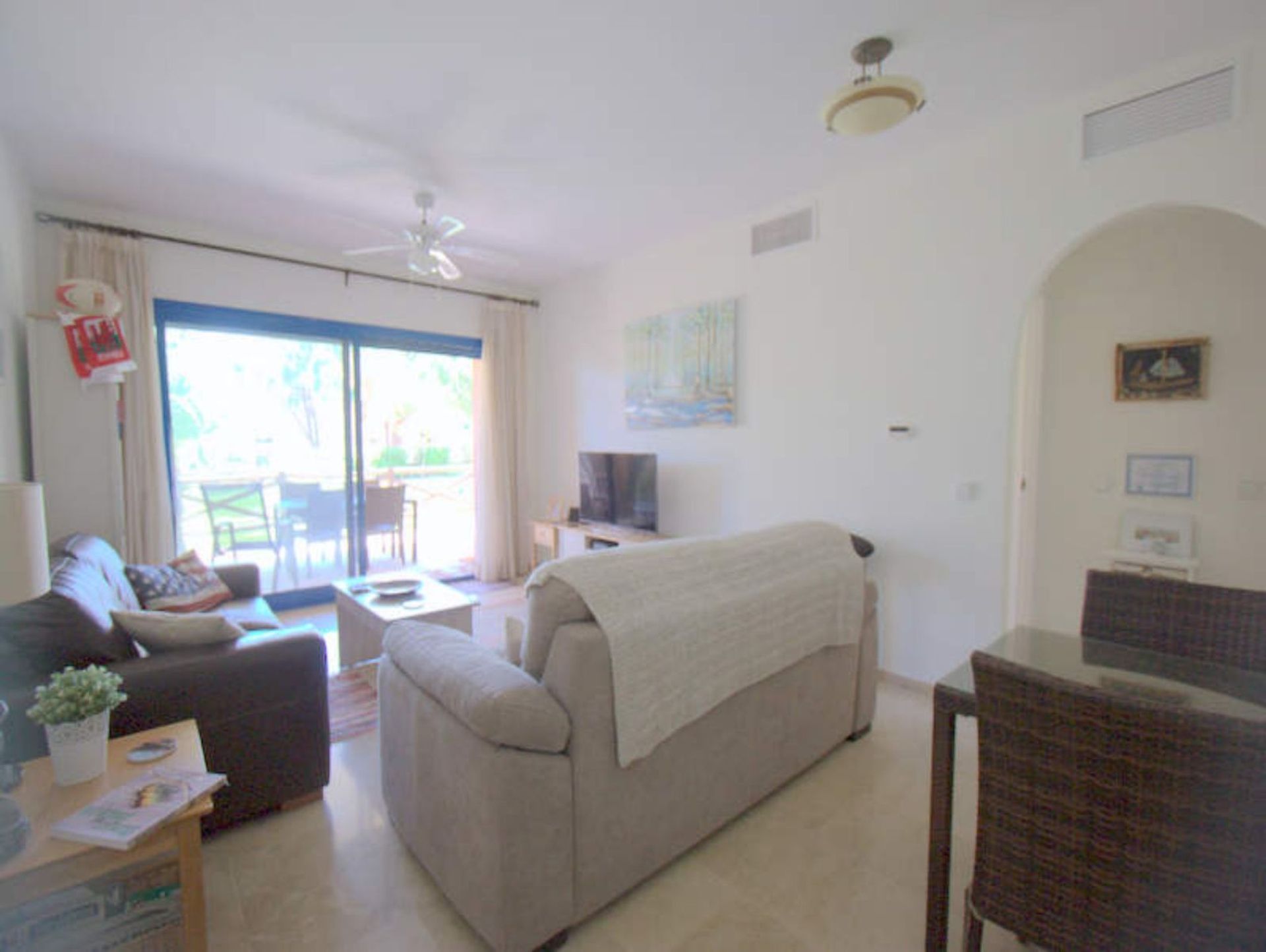 Condominium in La Duquesa, Andalucía 11780553