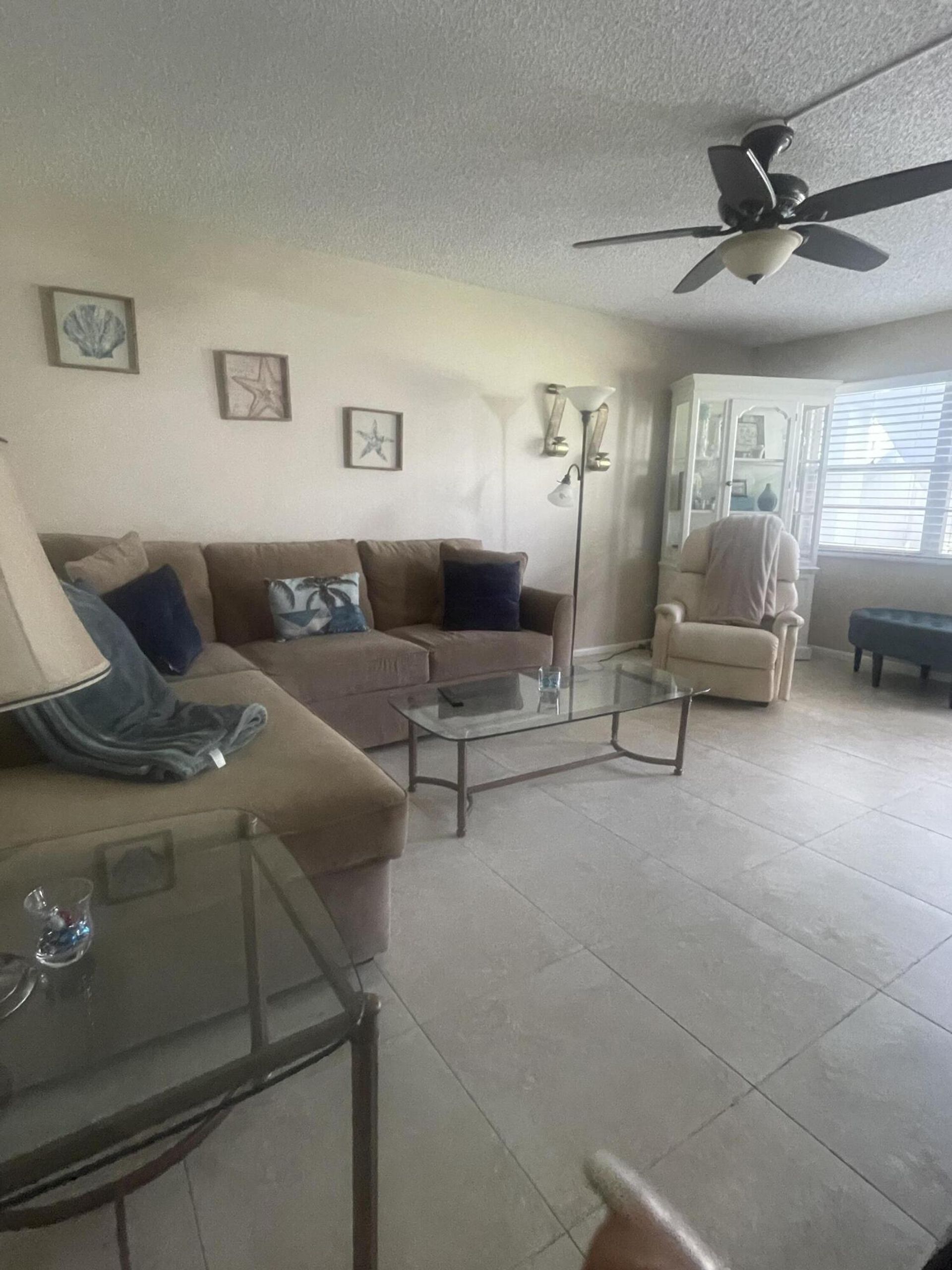 House in Deerfield Beach, Florida 11783070