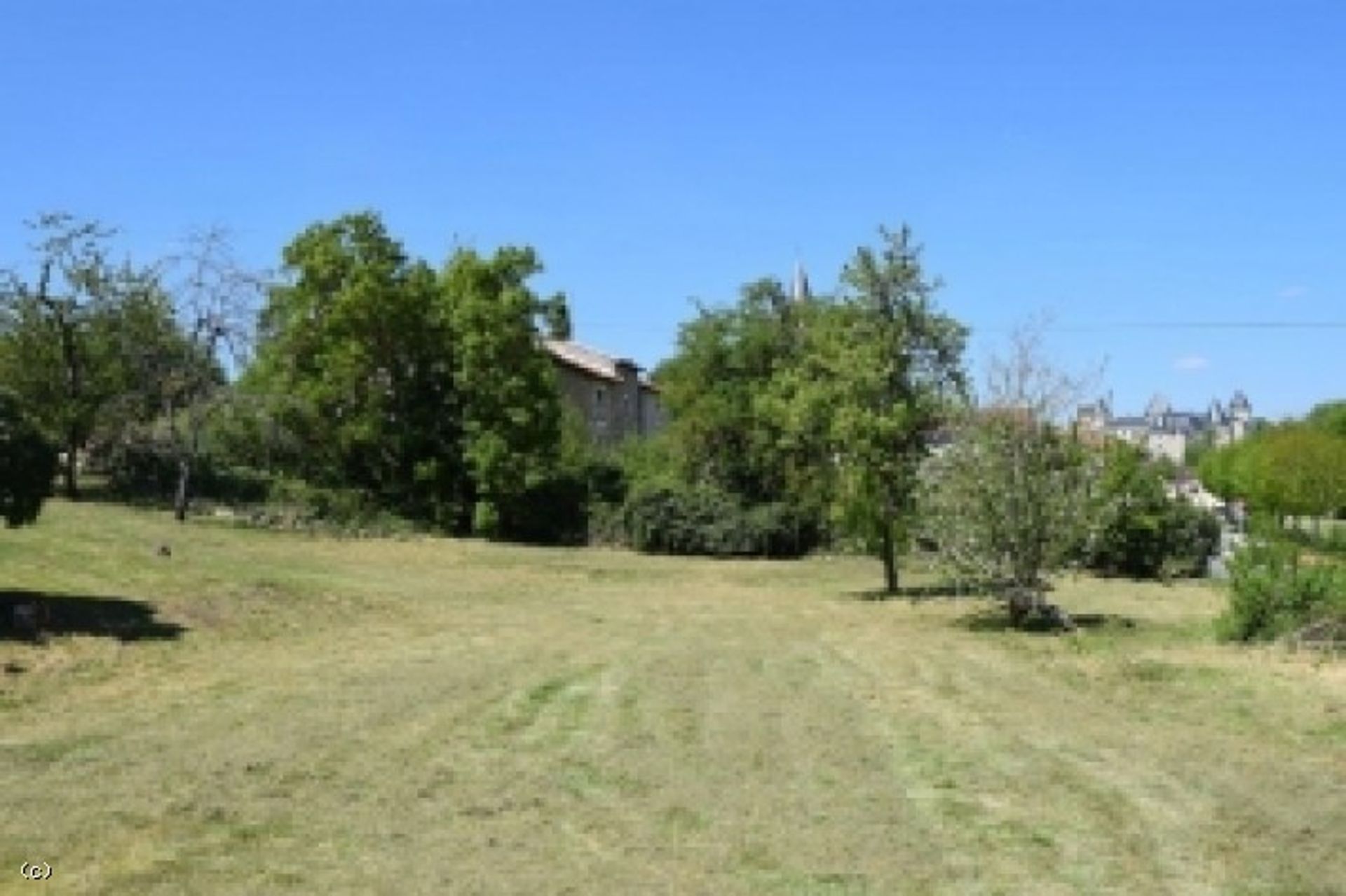 土地 在 Verteuil-sur-Charente, Nouvelle-Aquitaine 11785576