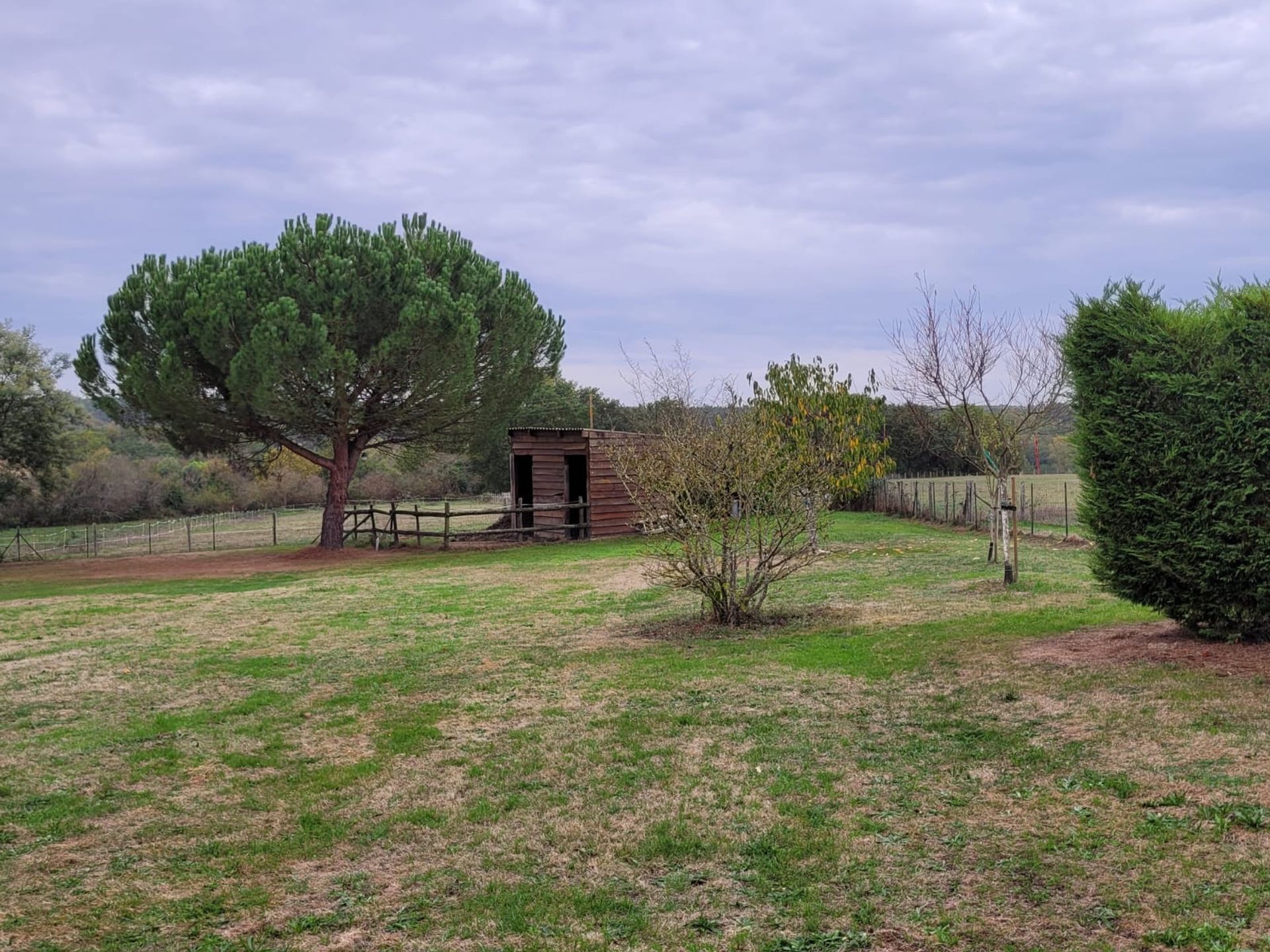 House in Montpon-Ménestérol, Nouvelle-Aquitaine 11786598