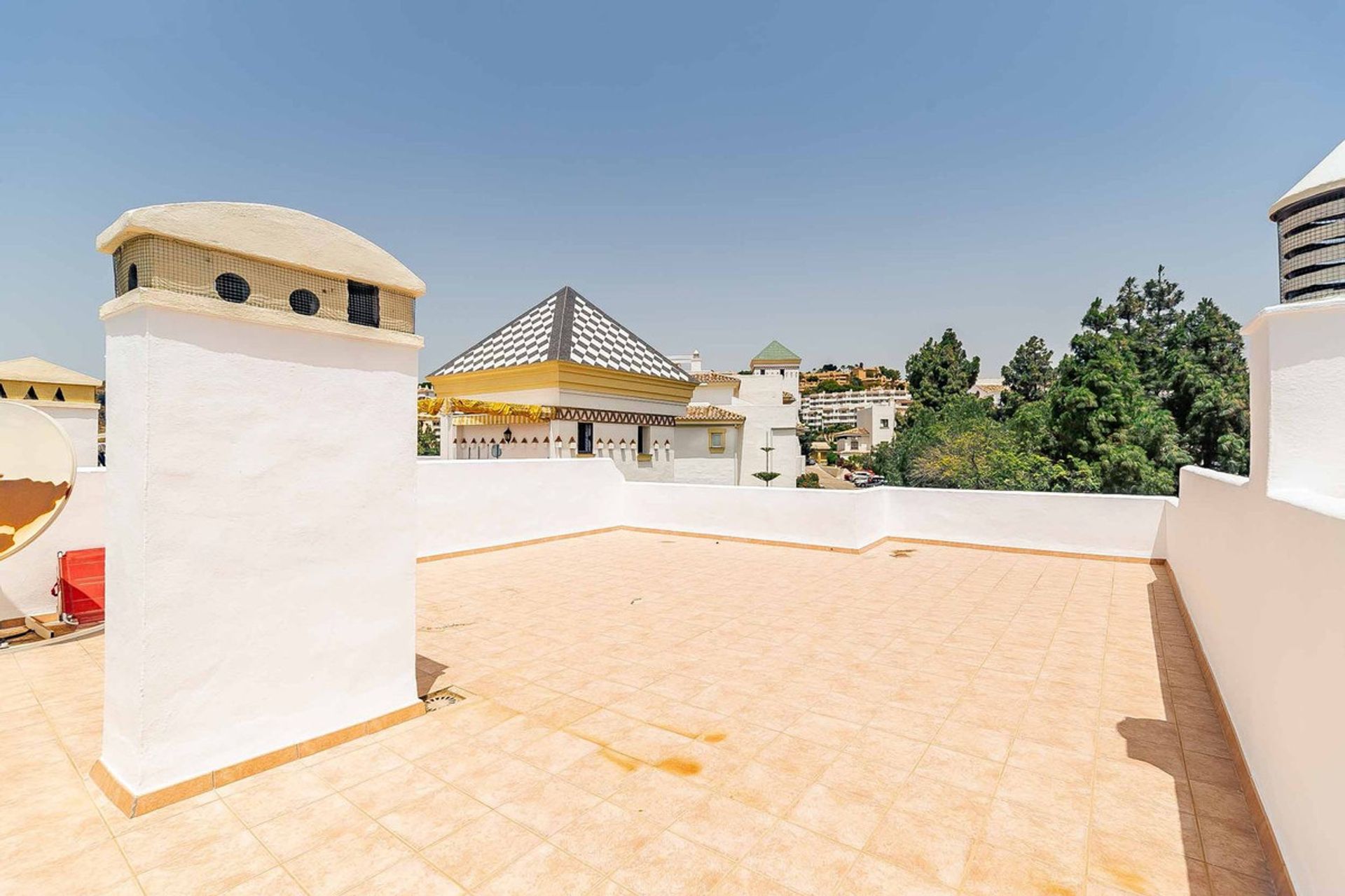 Condominium in Sitio de Calahonda, Andalusia 11786761