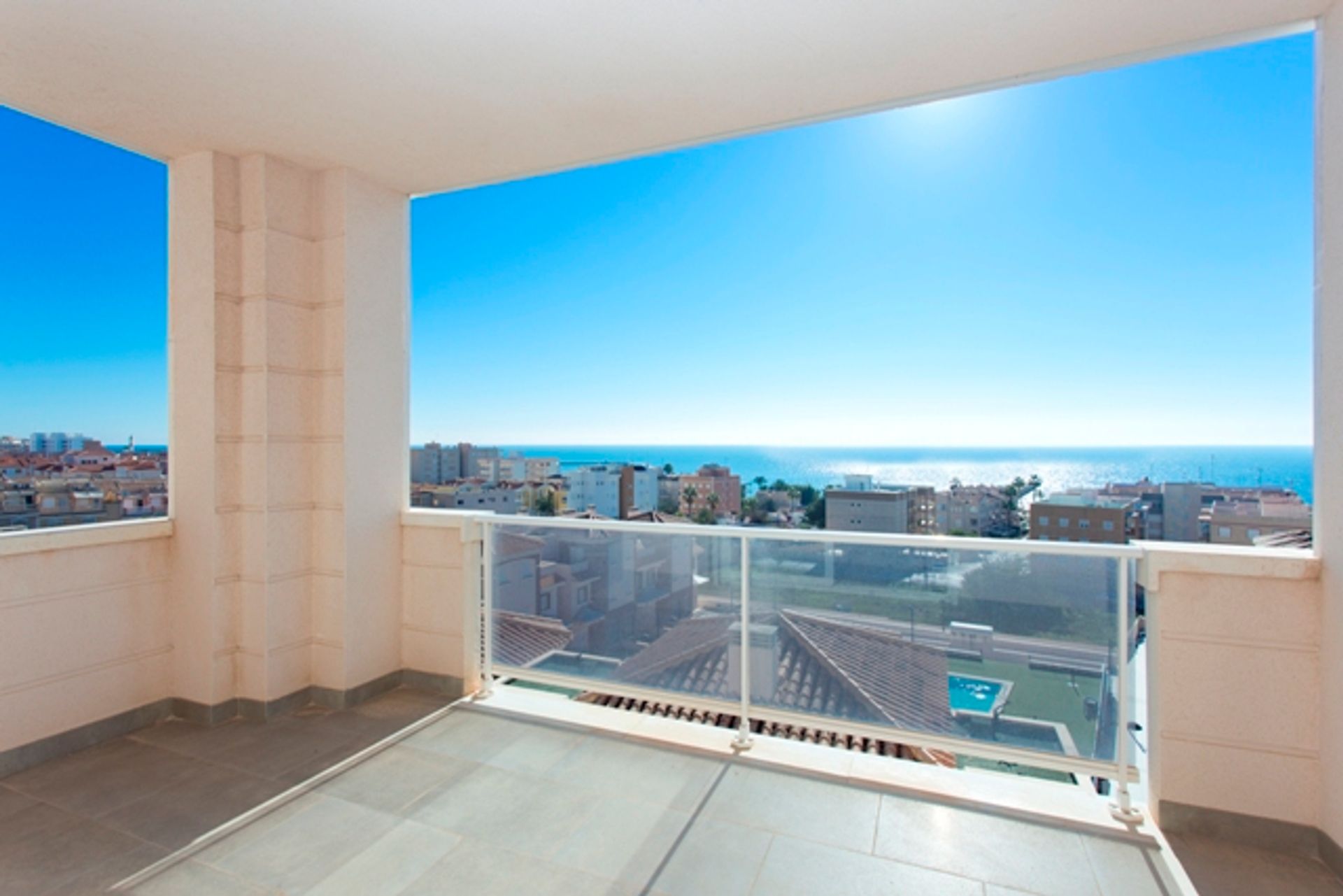 Condominium in Kerstman Pola, Valencia 11790774