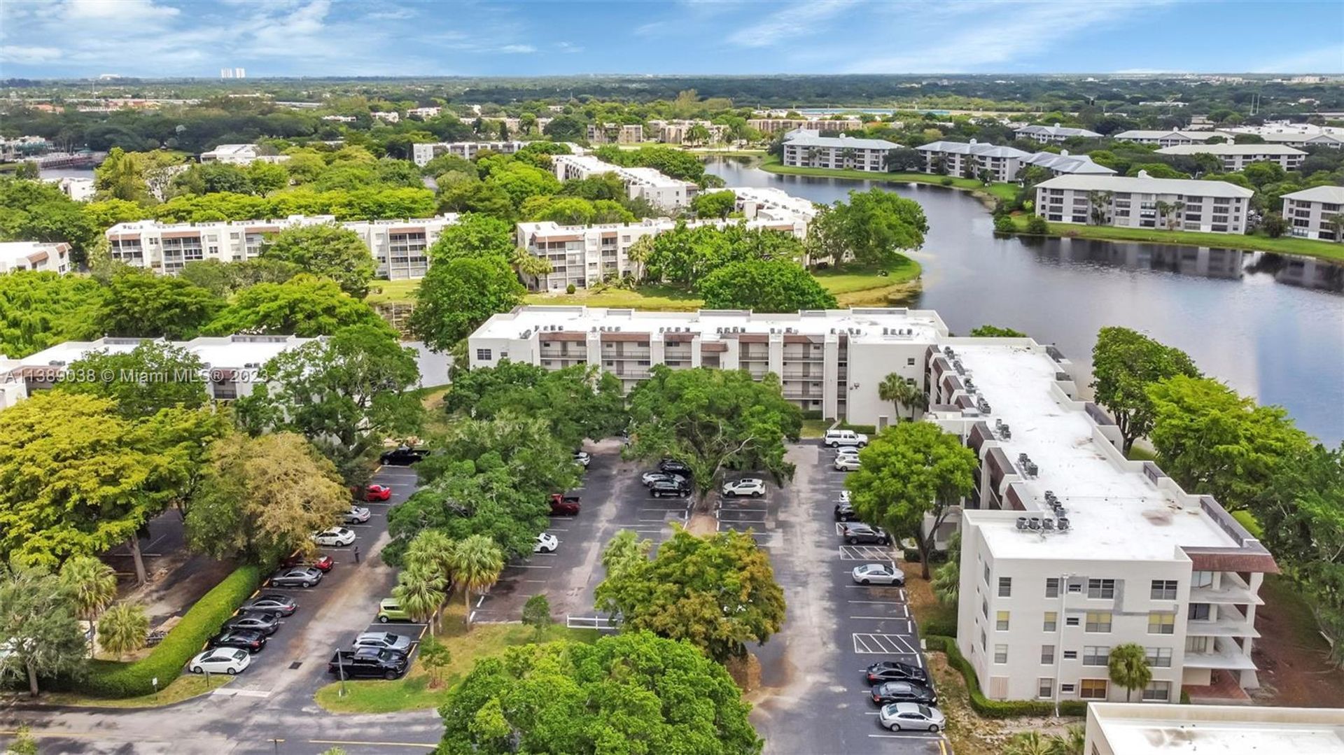 Condominium in Davie, Florida 11791795