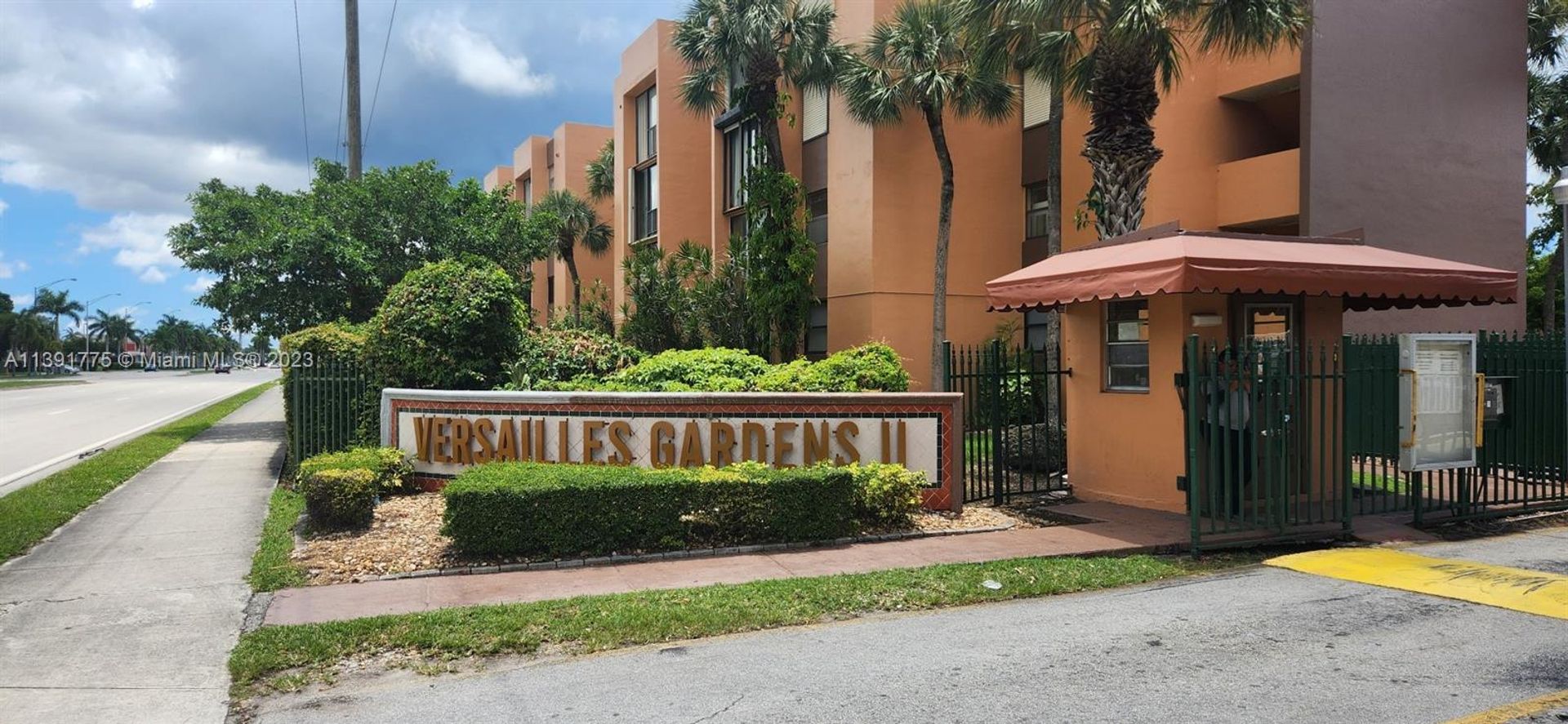 House in Fountainebleau, Florida 11791808