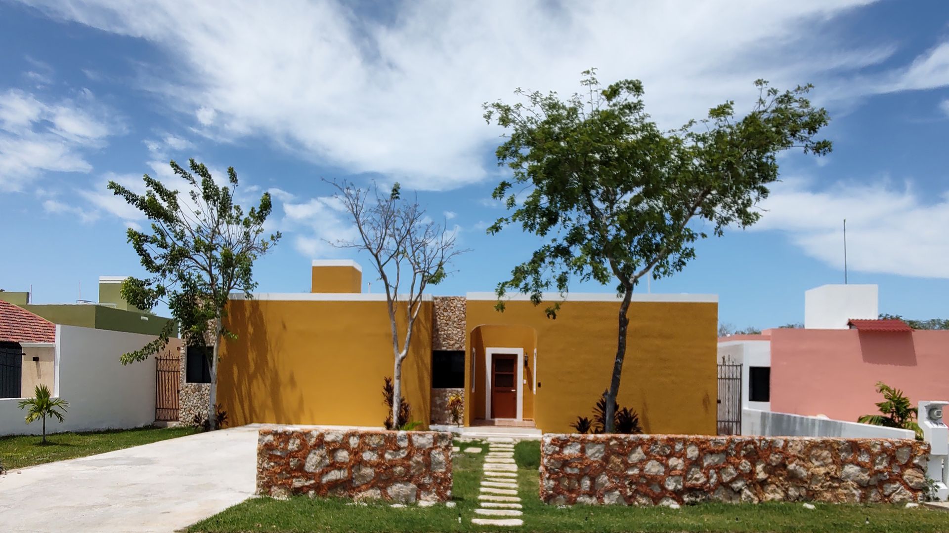 House in Chicxulub Pueblo, Yucatan 11792219