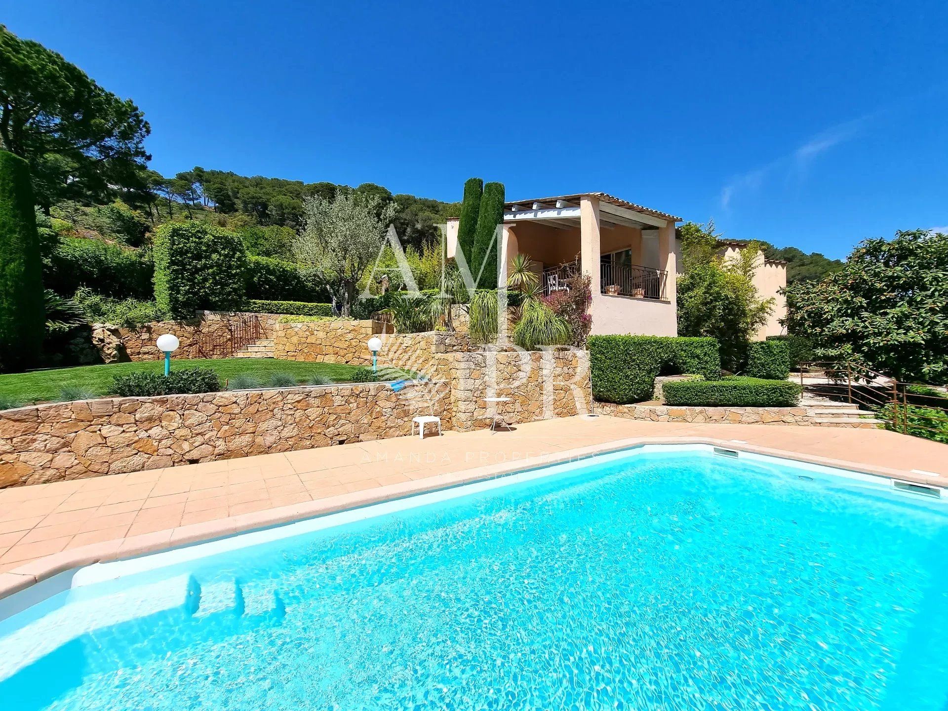 Hus i Vallauris, Provence-Alpes-Cote d'Azur 11793531