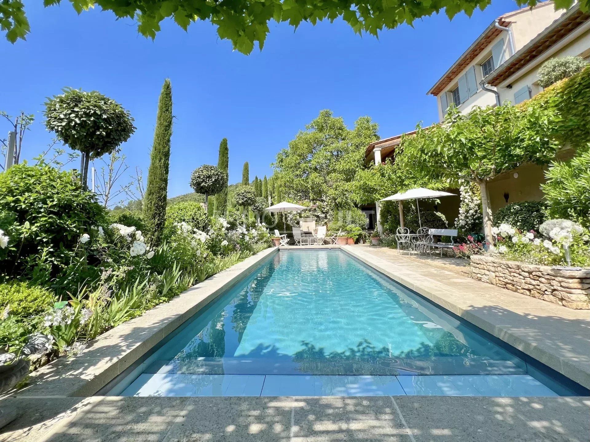 σπίτι σε Goult, Provence-Alpes-Cote d'Azur 11795030