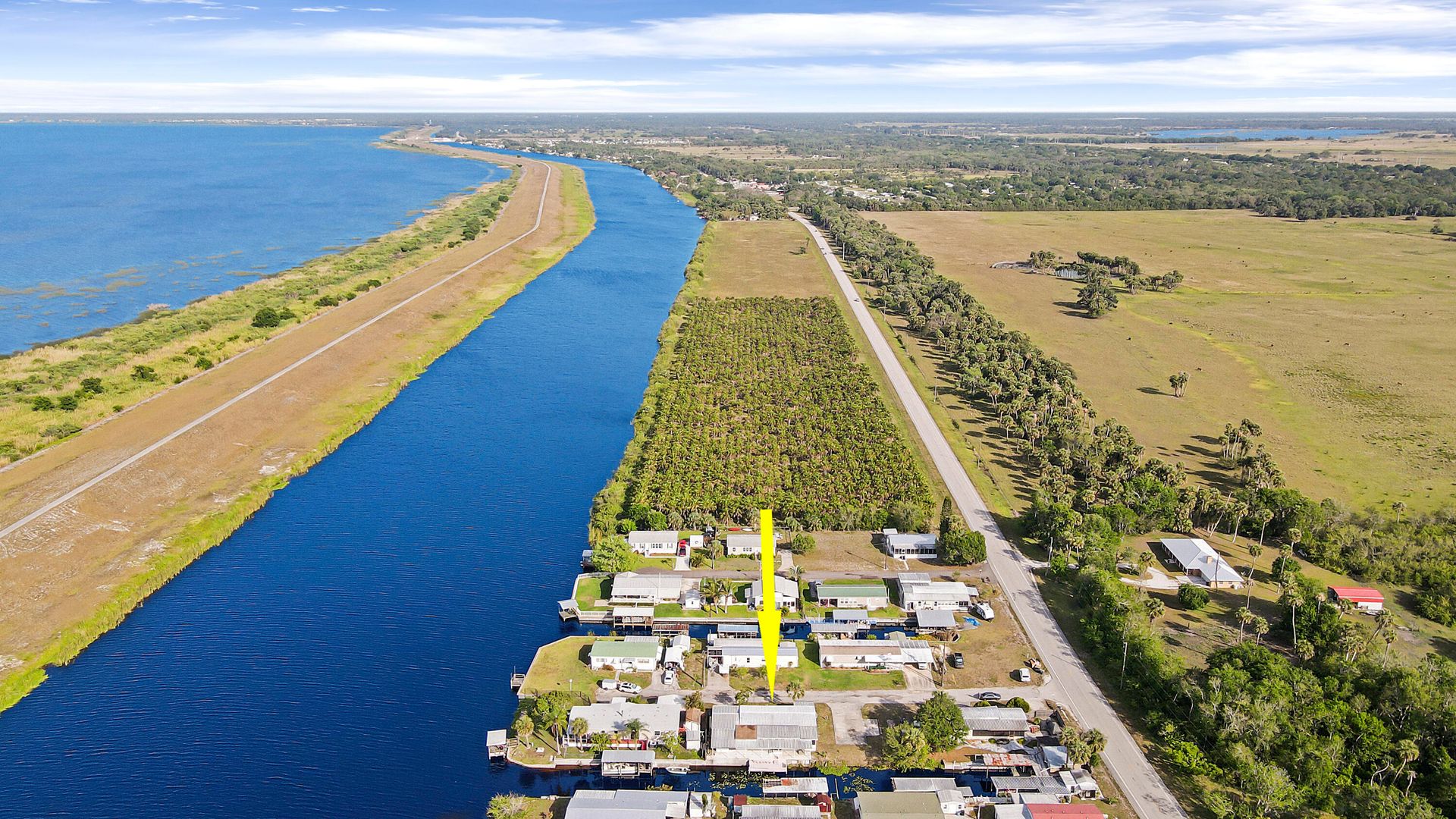 工业的 在 Sherman, Florida 11795215