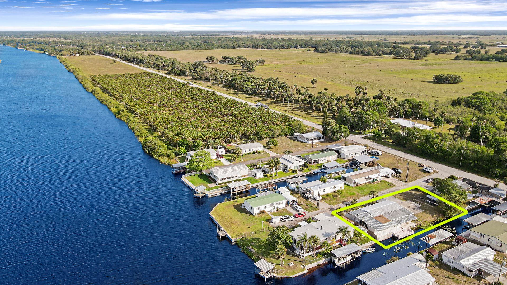 Промышленное в Okeechobee, Florida 11795215