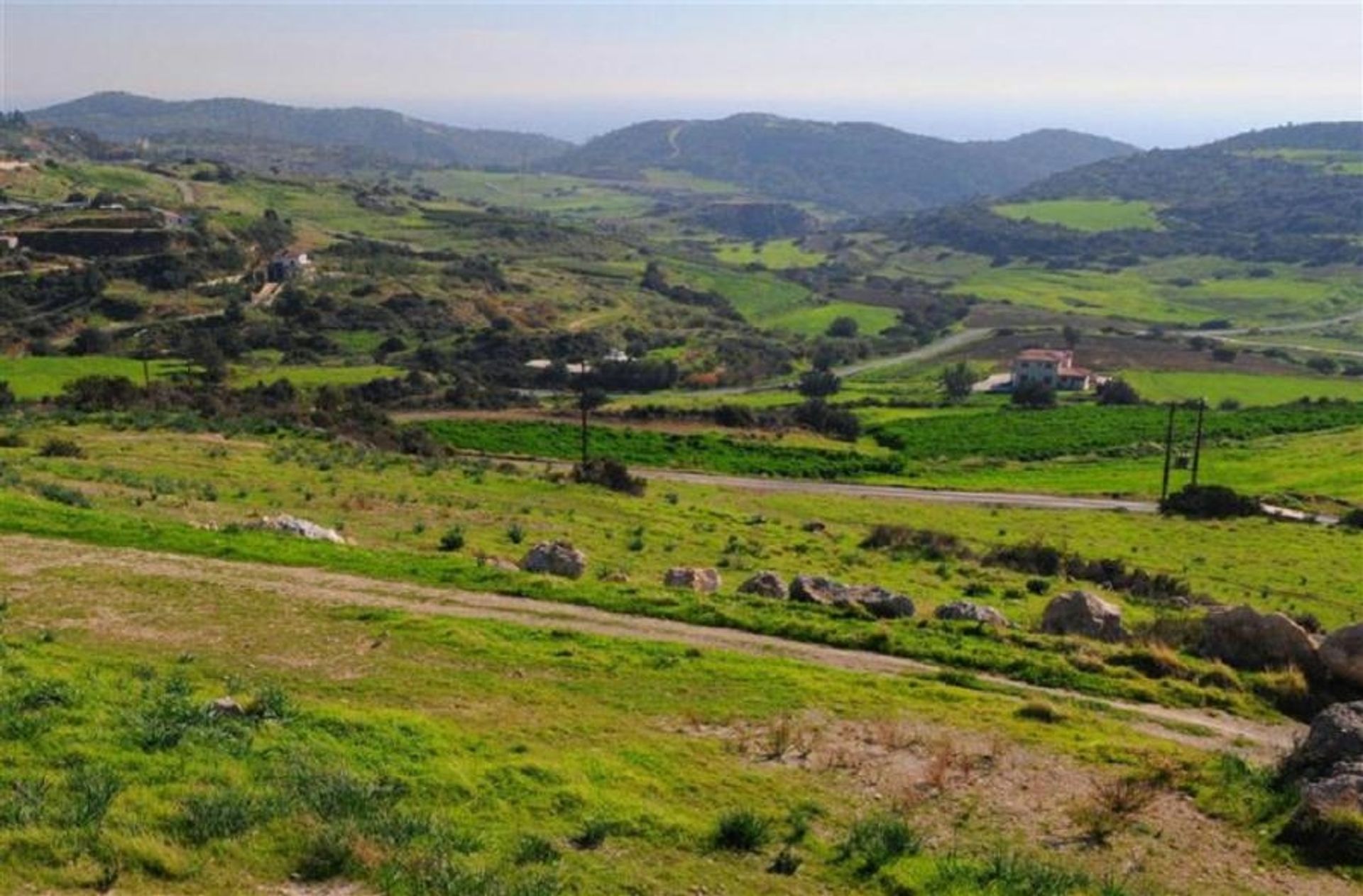 Terre dans Parekklisia, Larnaka 11796191