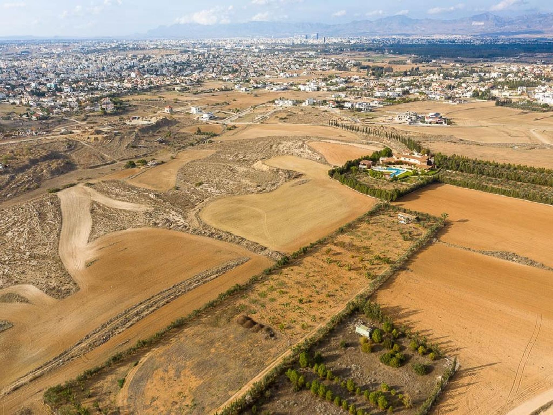 Terre dans Geri, Nicosia 11797000