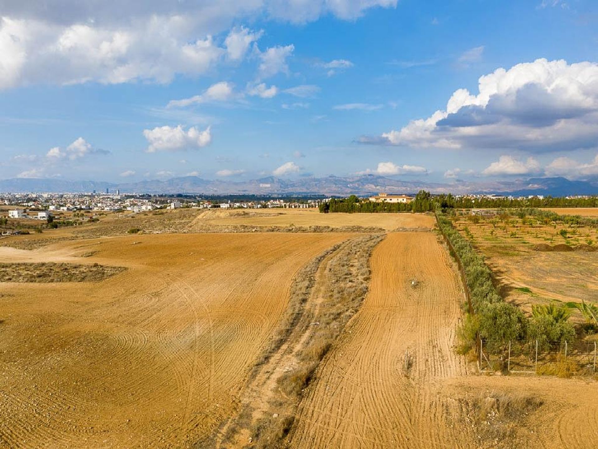 土地 在 Geri, Nicosia 11797000