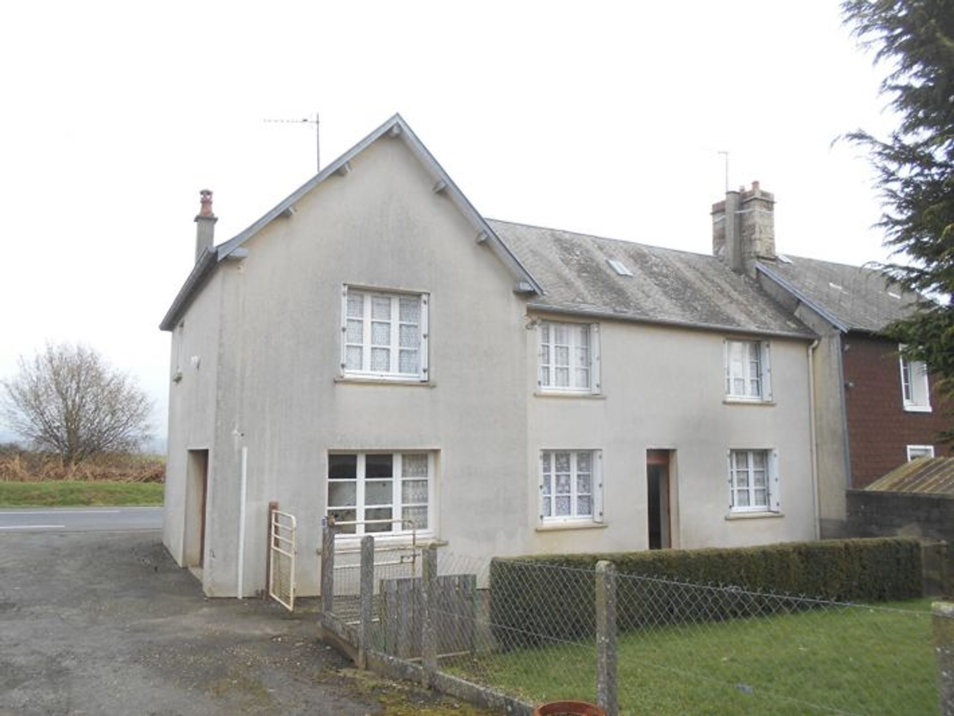 rumah dalam Barenton, Normandie 11798677