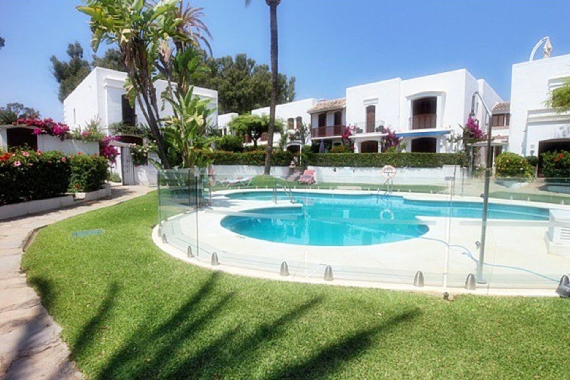 Talo sisään Marbella, Andalucía 11800108