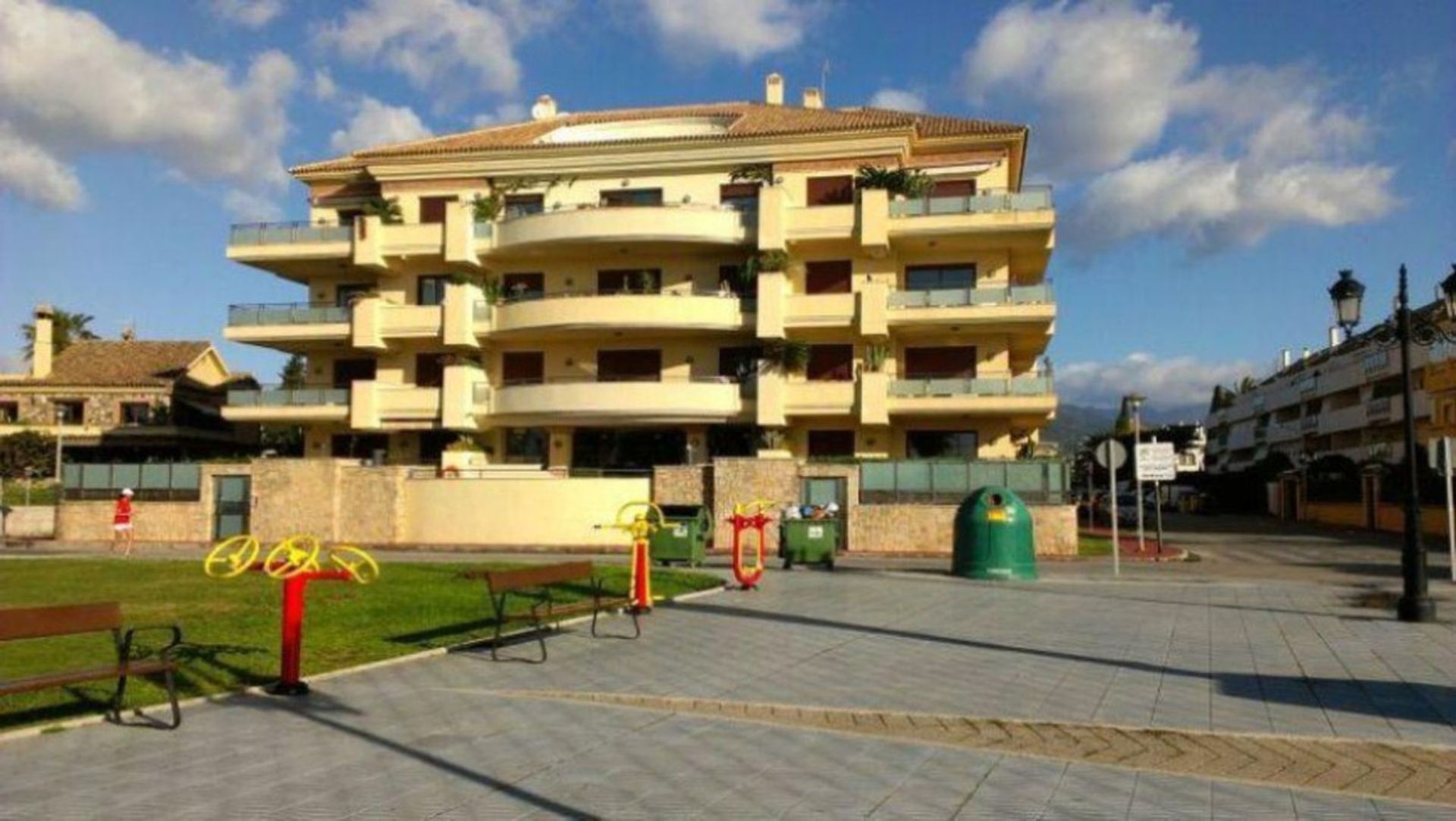 Condominium dans San Pedro de Alcántara, Andalousie 11800177