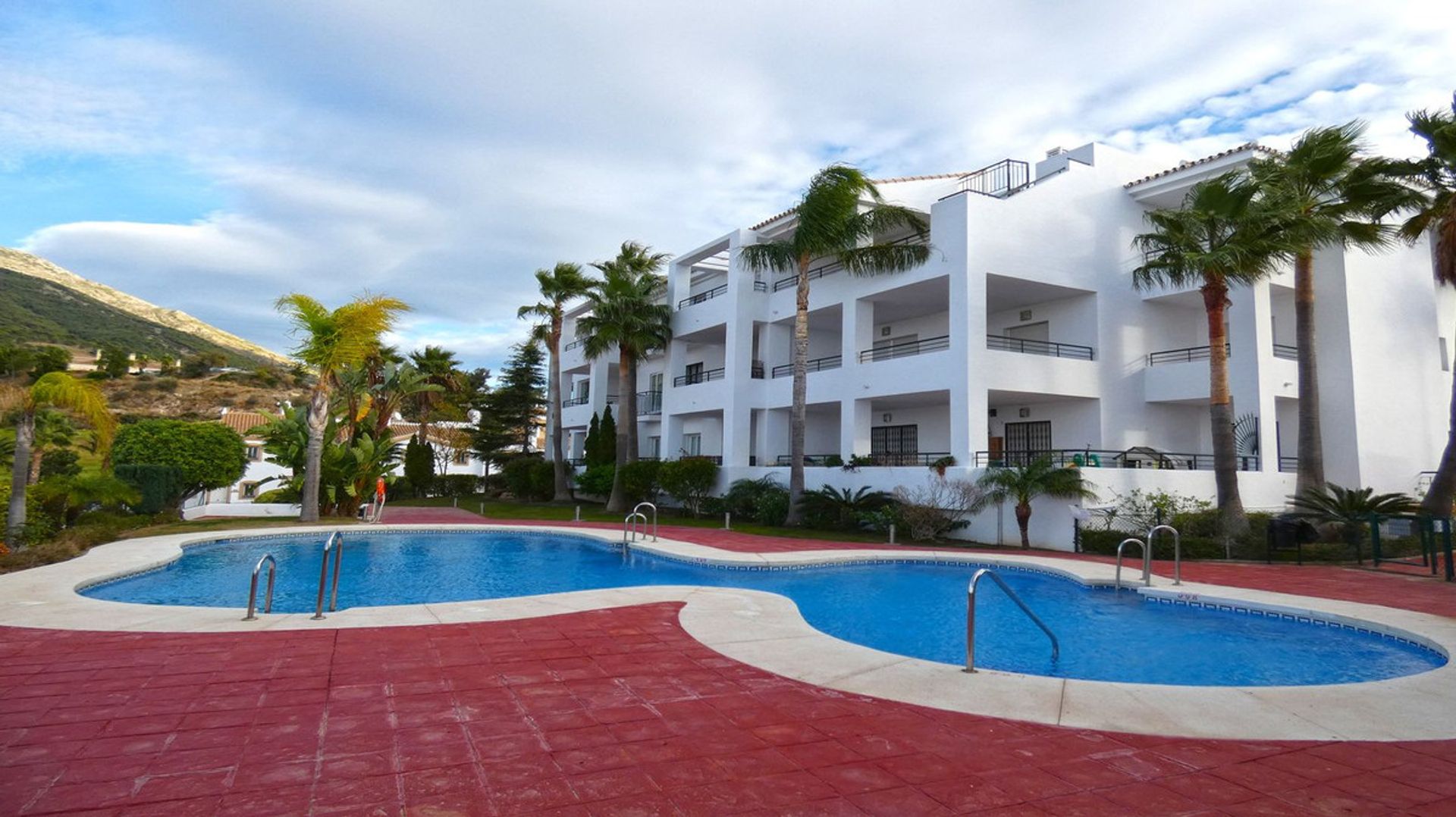 Condominium in Alhaurin el Grande, Andalusië 11800266