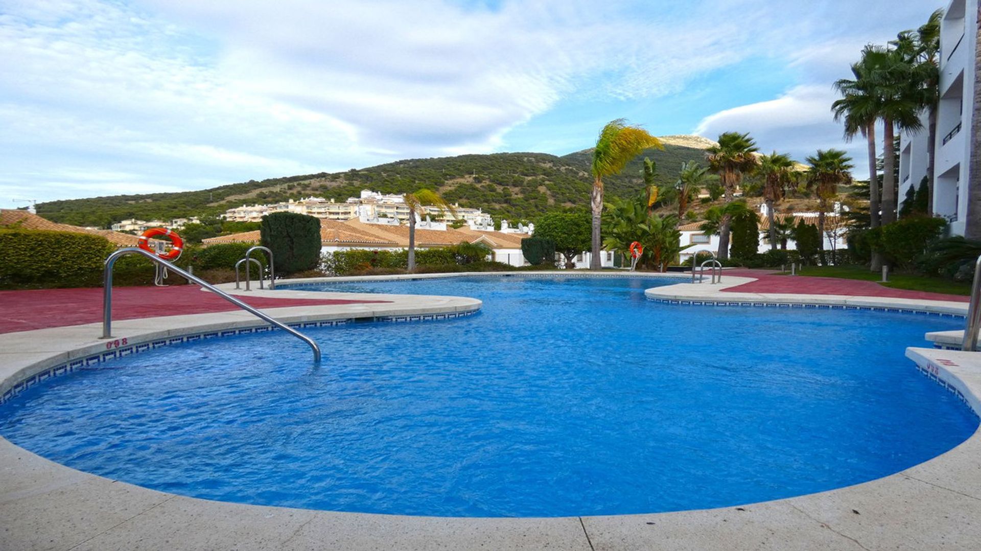 Condominium in Alhaurín el Grande, Andalusia 11800266