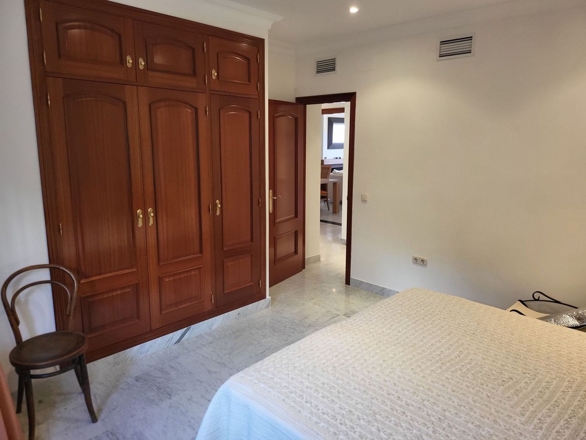 Condominio en Alhaurín el Grande, Andalusia 11800337