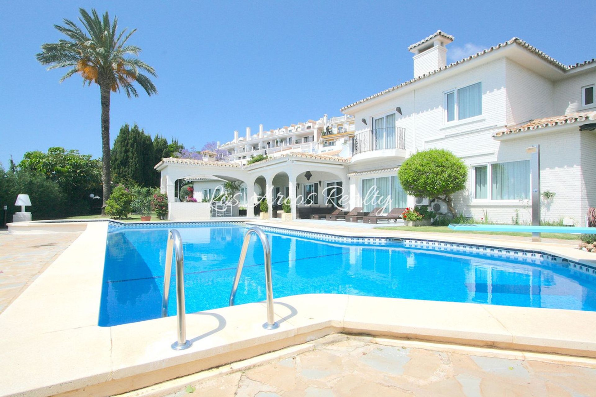 Casa nel Benalmádena, Andalucía 11800406