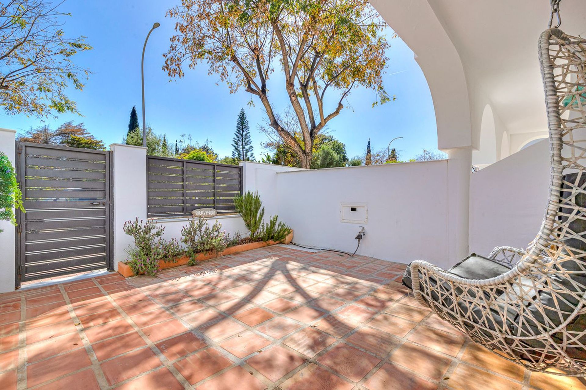 House in Marbella, Andalusia 11800768