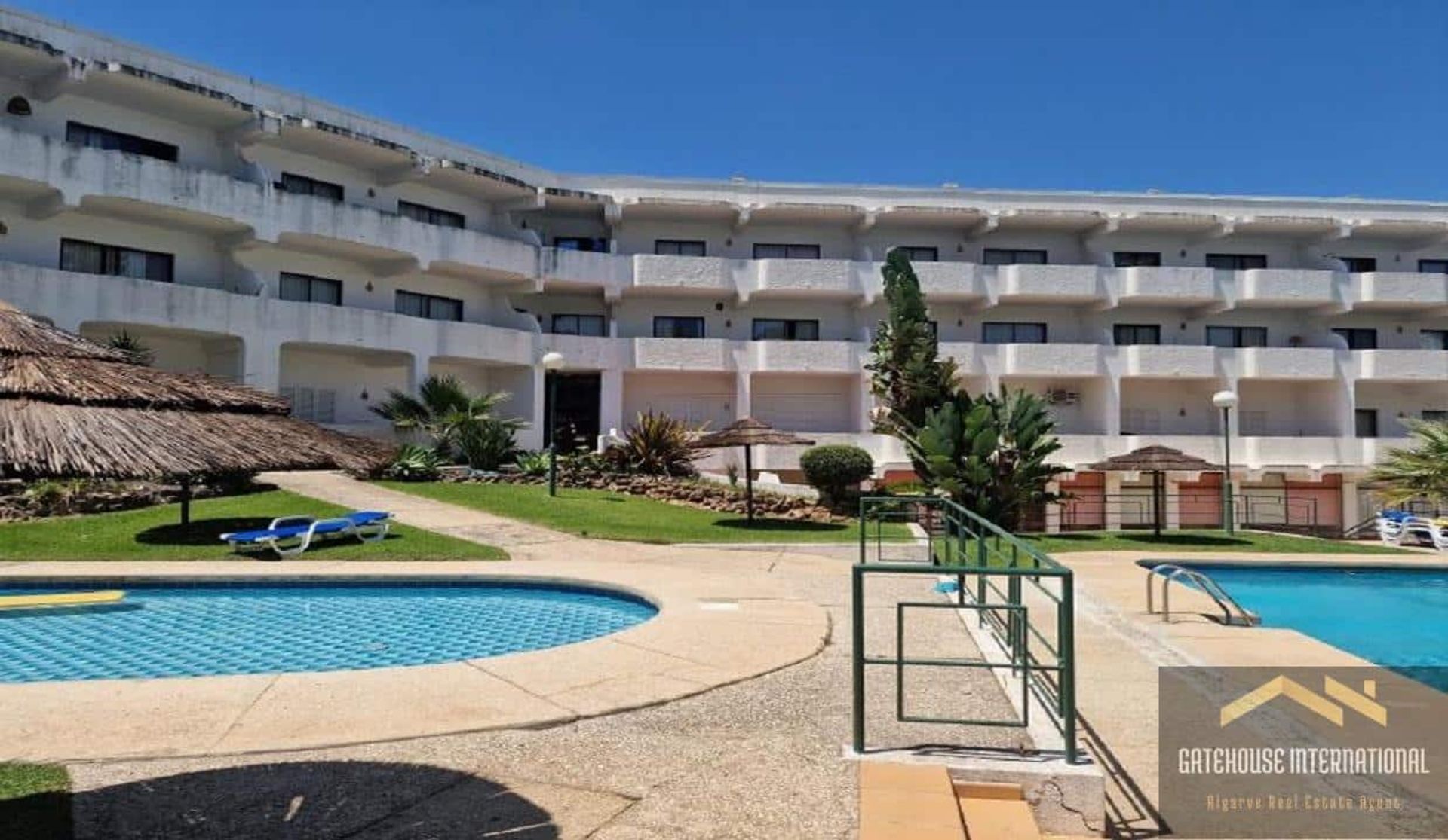 Condominium in Quarteira, Faro 11801193