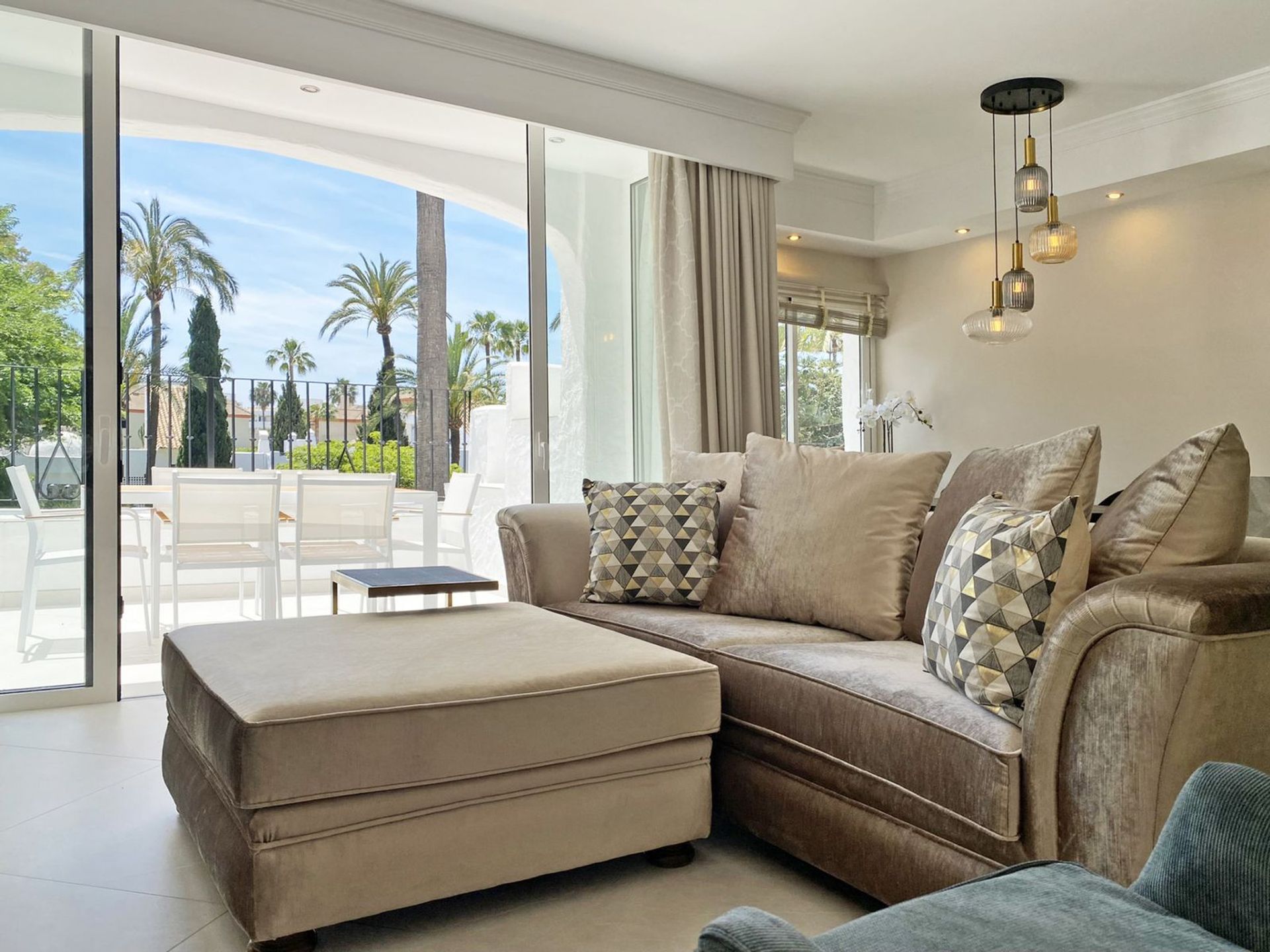 Condominium in Marbella, Andalusia 11803675