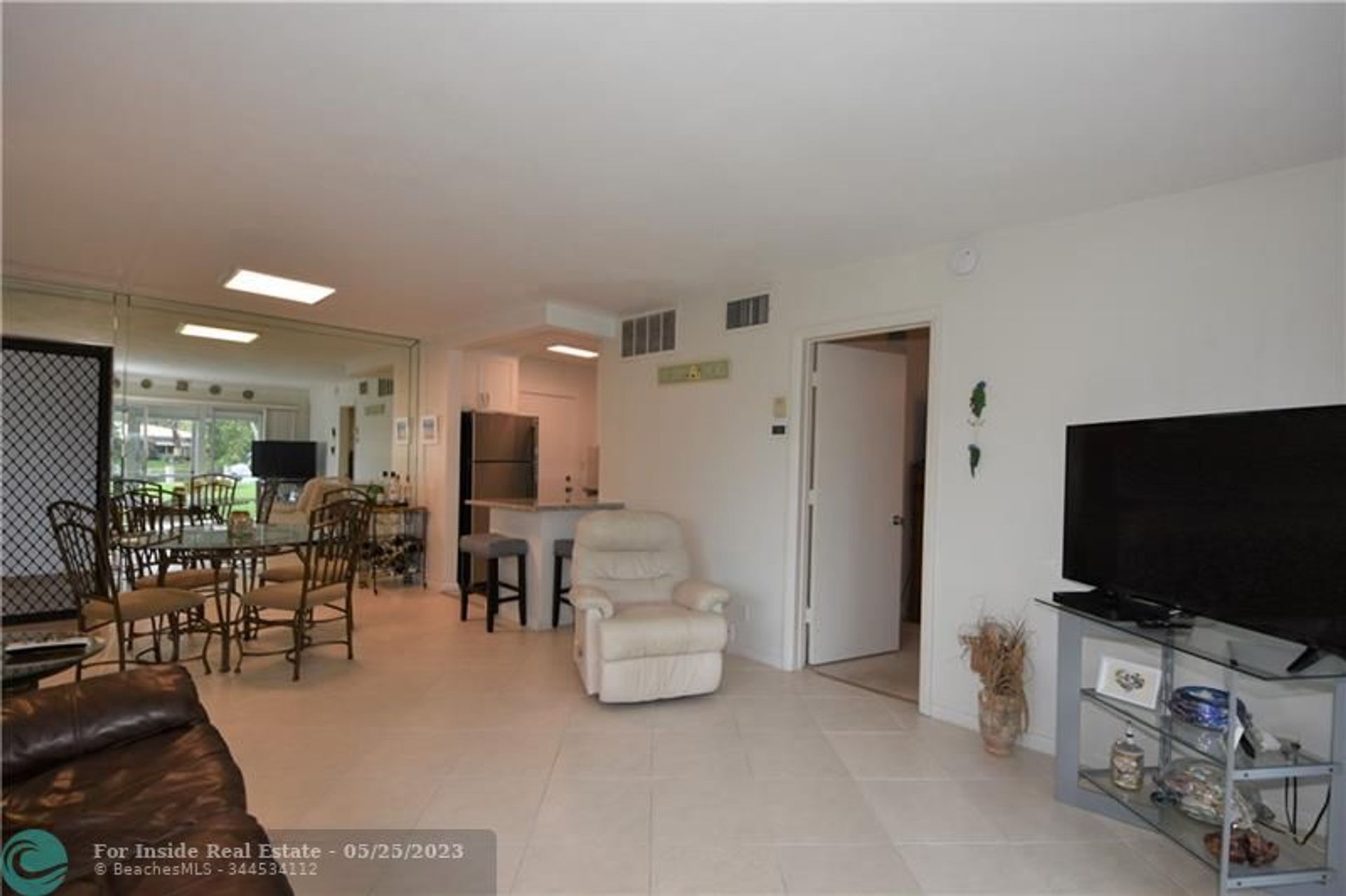 Condominium in Oakland Park, Florida 11804337