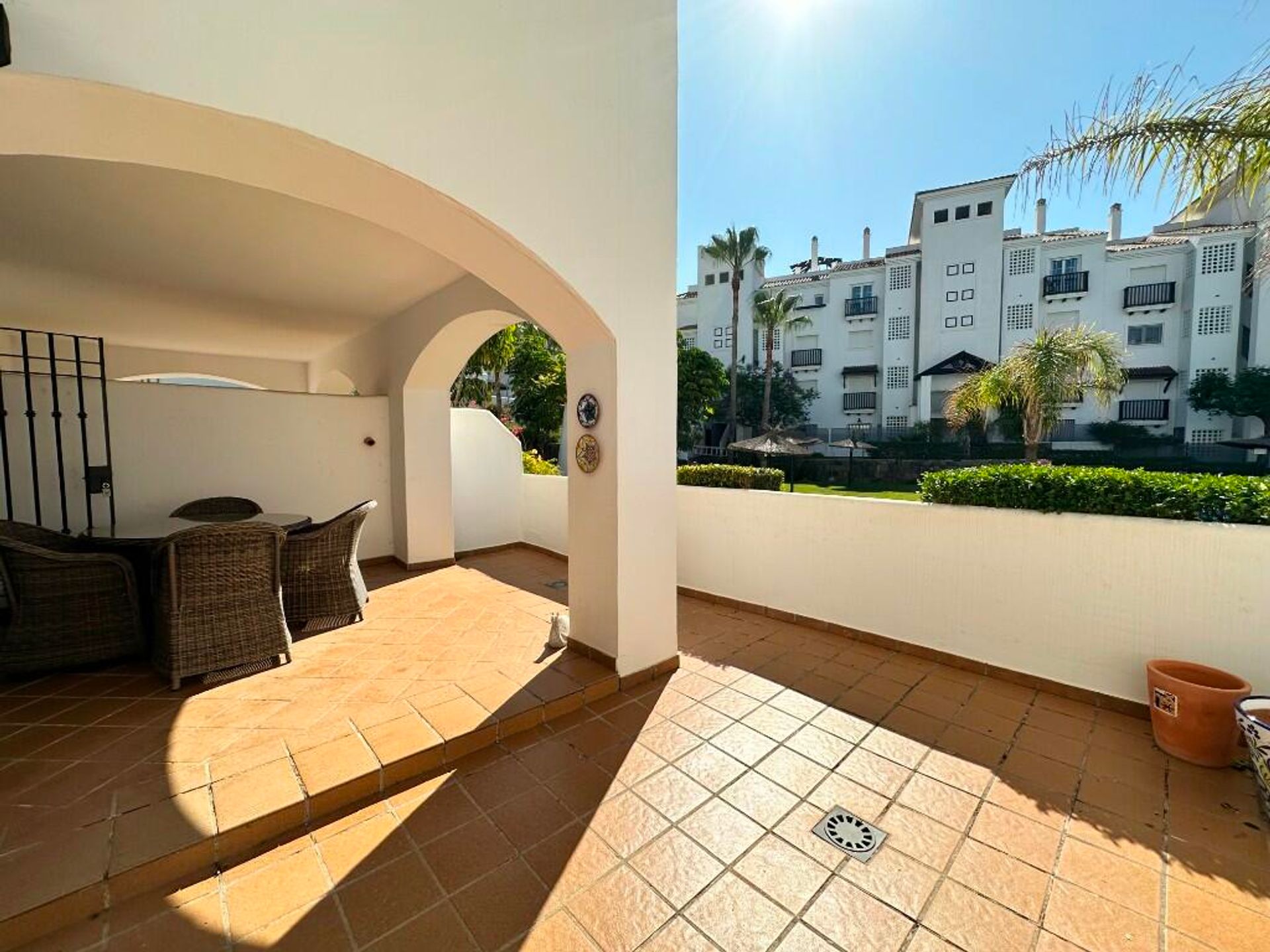 Condominio en Puerto de la Duquesa, Andalusia 11805546