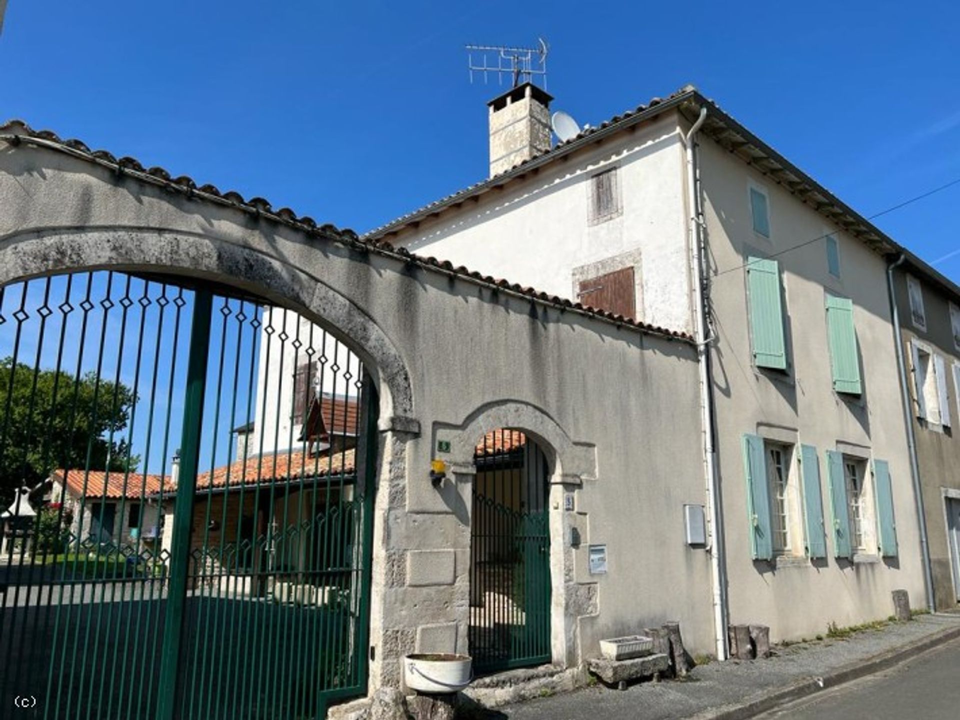 Haus im Verteuil-sur-Charente, Neu-Aquitanien 11807163