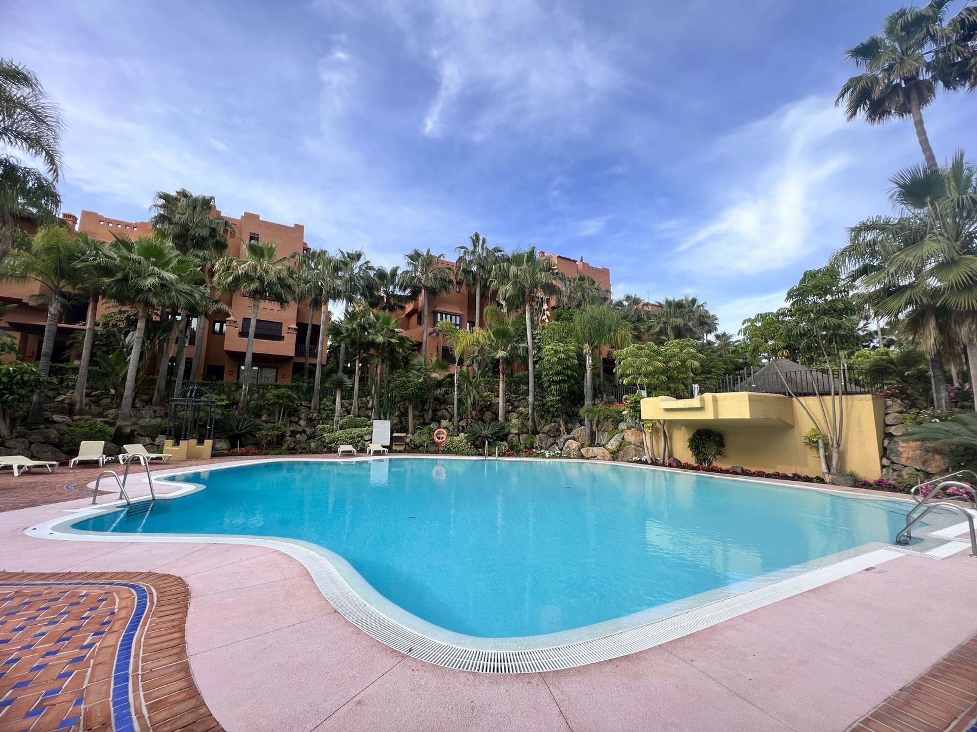 Condominium in Marbella, Andalucía 11809240