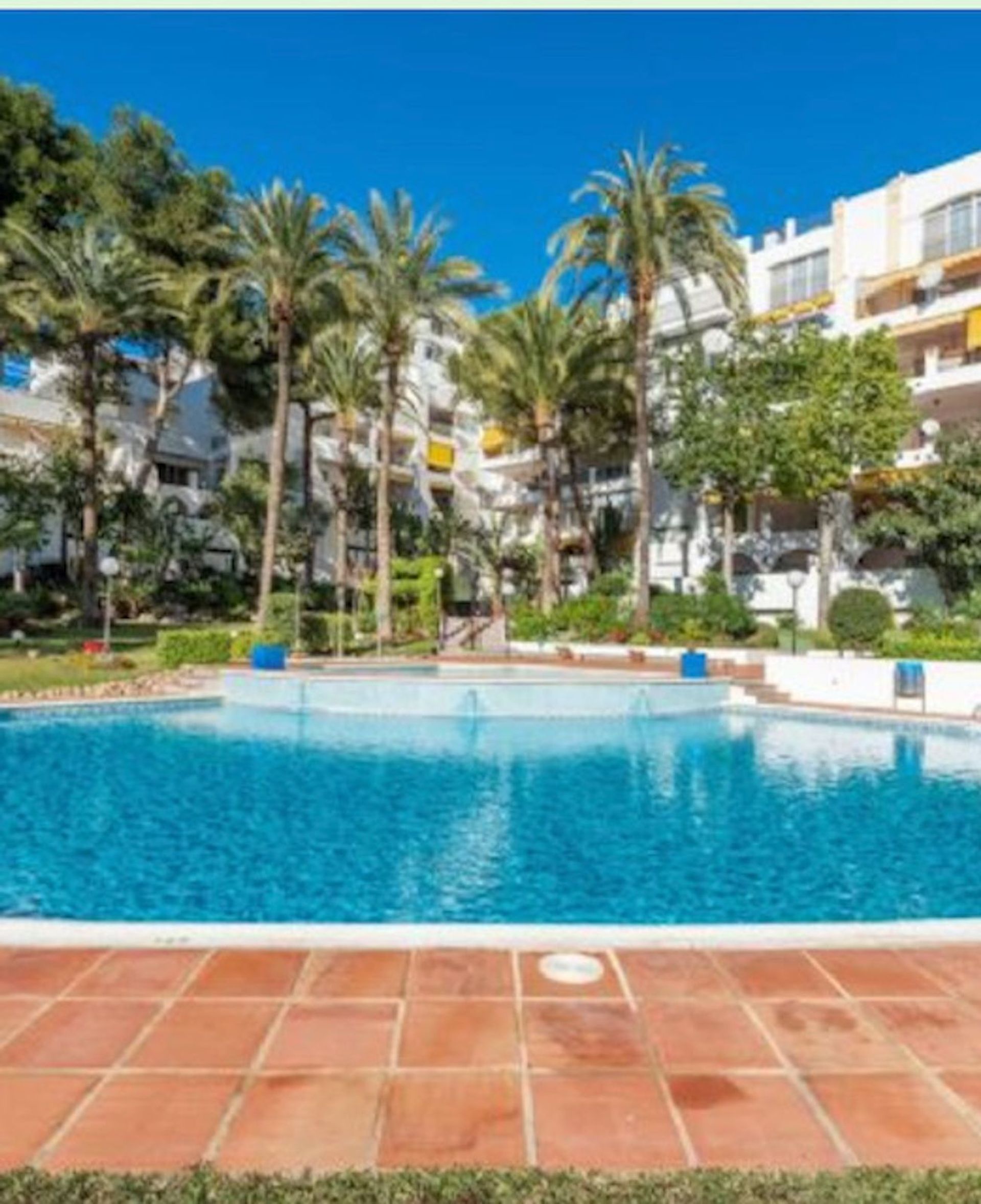 Condominio en La Atalaya, Andalucía 11809243