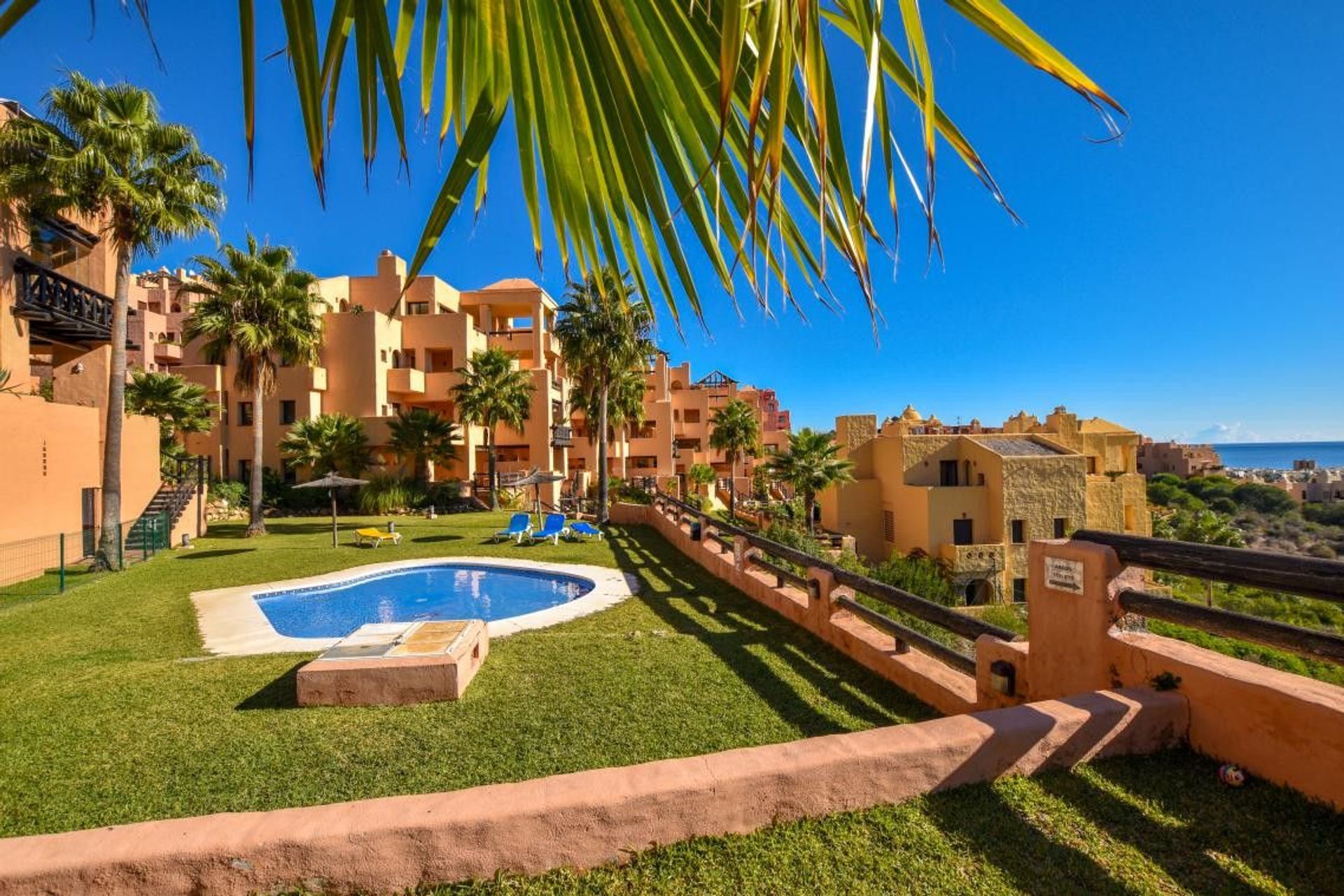 Condominium in La Duquesa, Andalucía 11809263