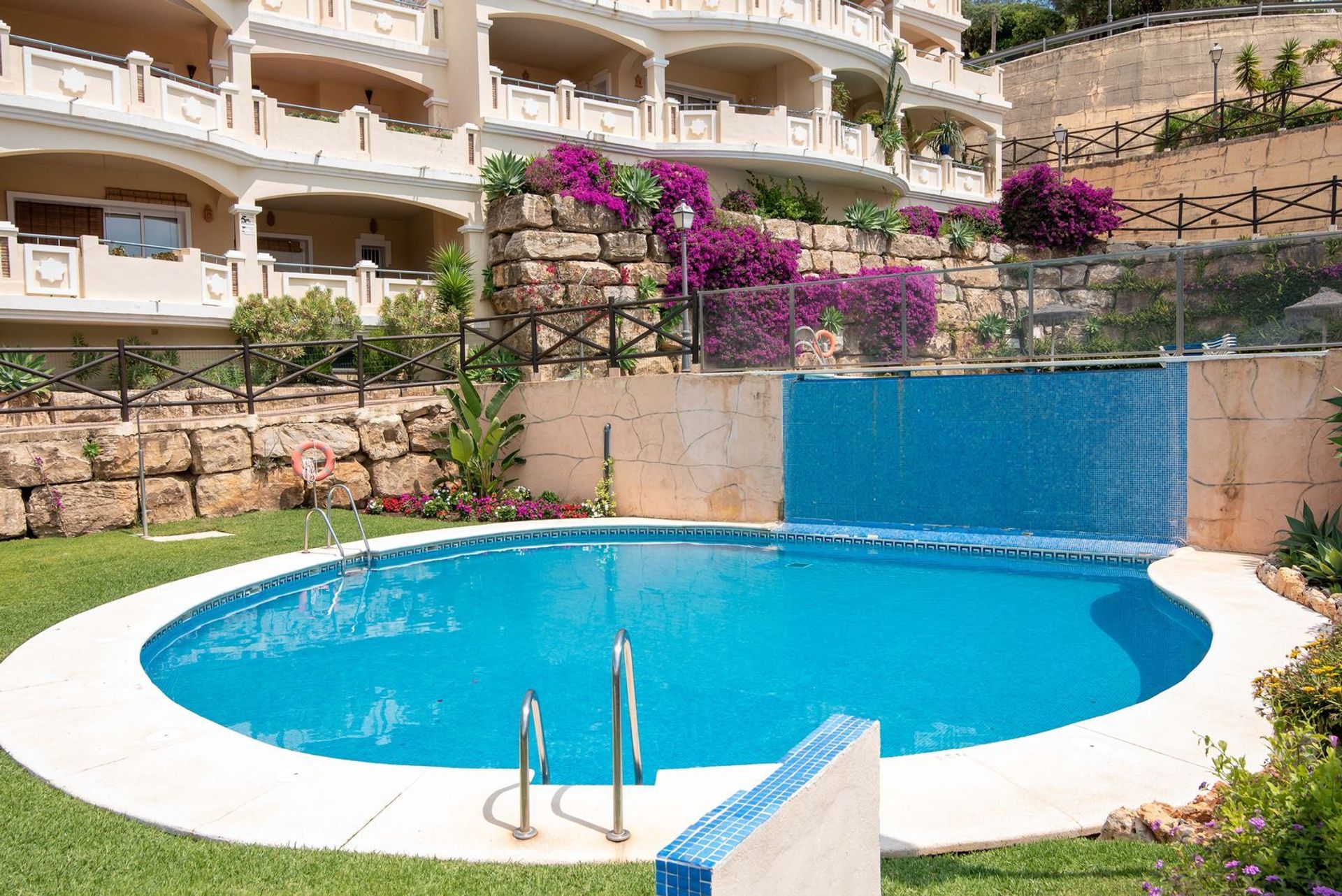 Condominium in Marbella, Andalucía 11809270