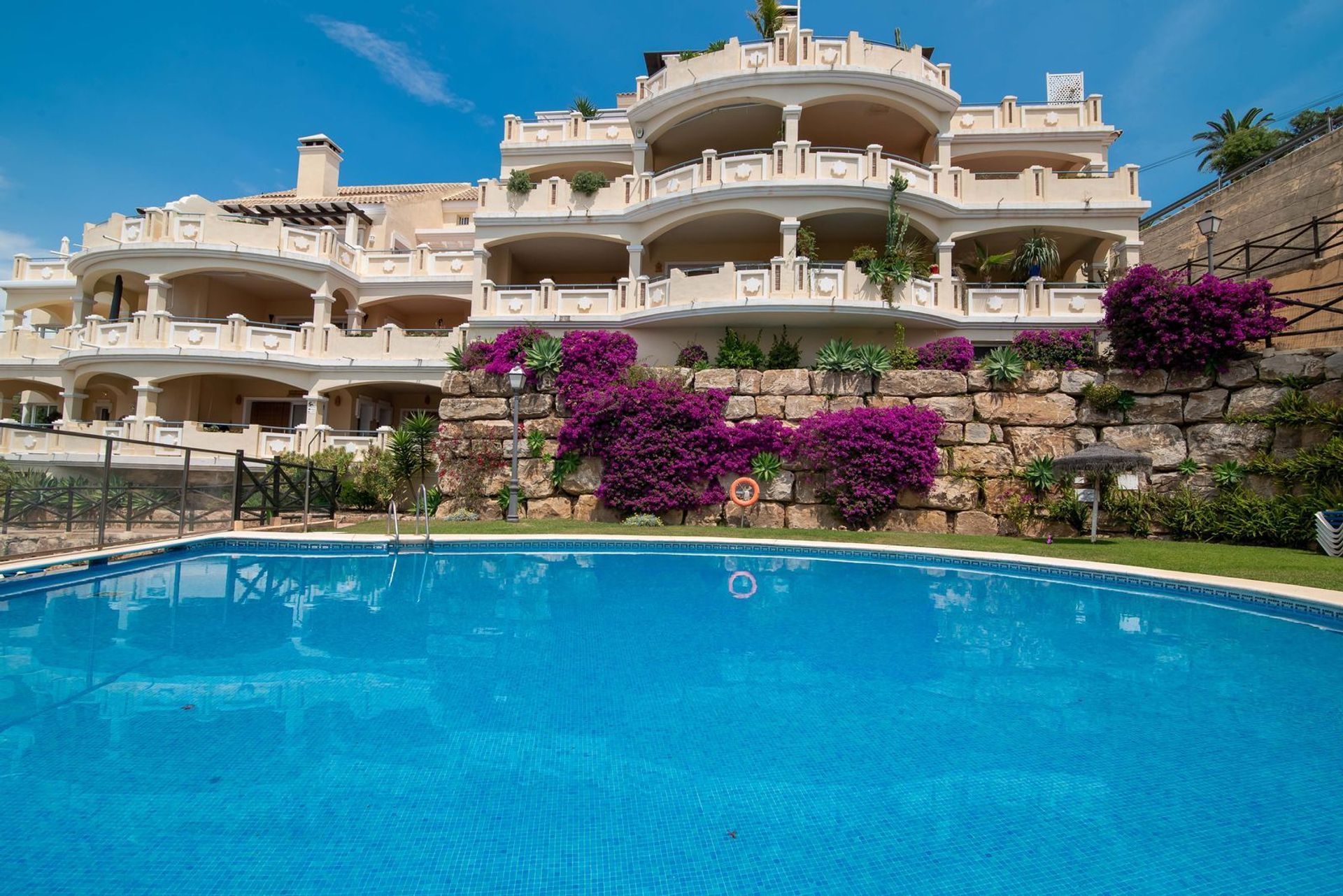 Condominium in Marbella, Andalucía 11809270