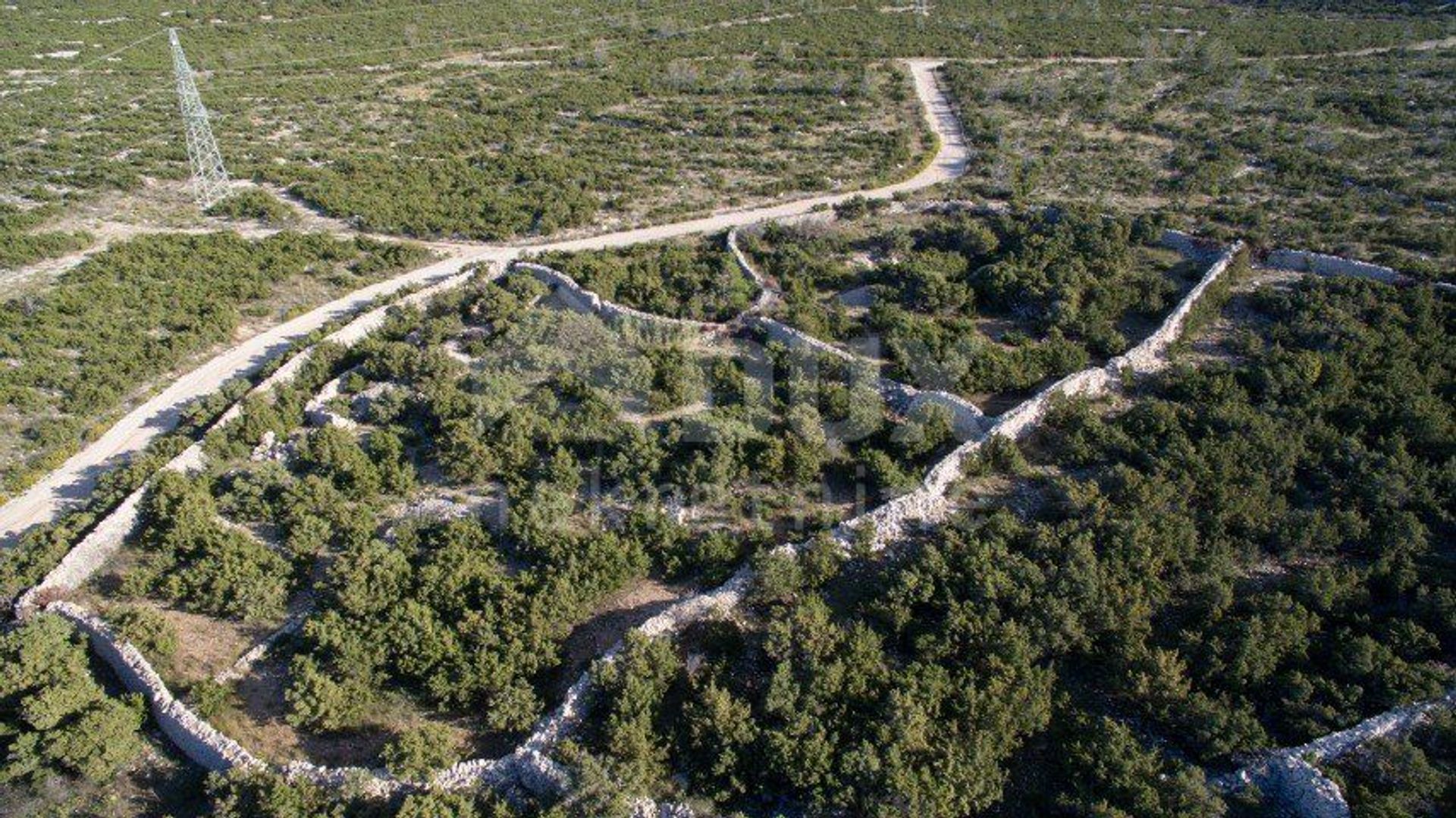 土地 在 Stara Novalja, Lika-Senj County 11809372