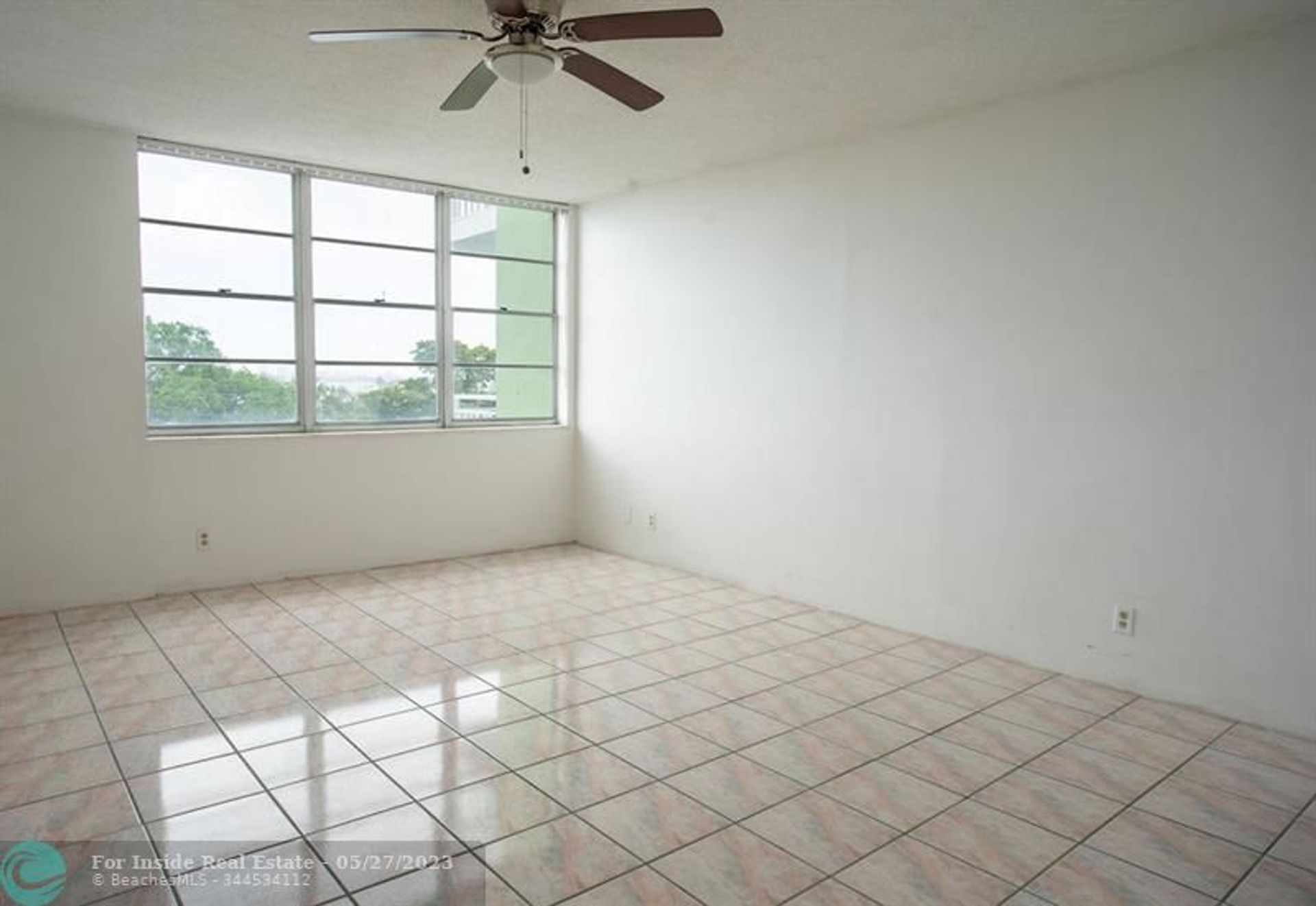 Condominium in North Miami, Florida 11809850