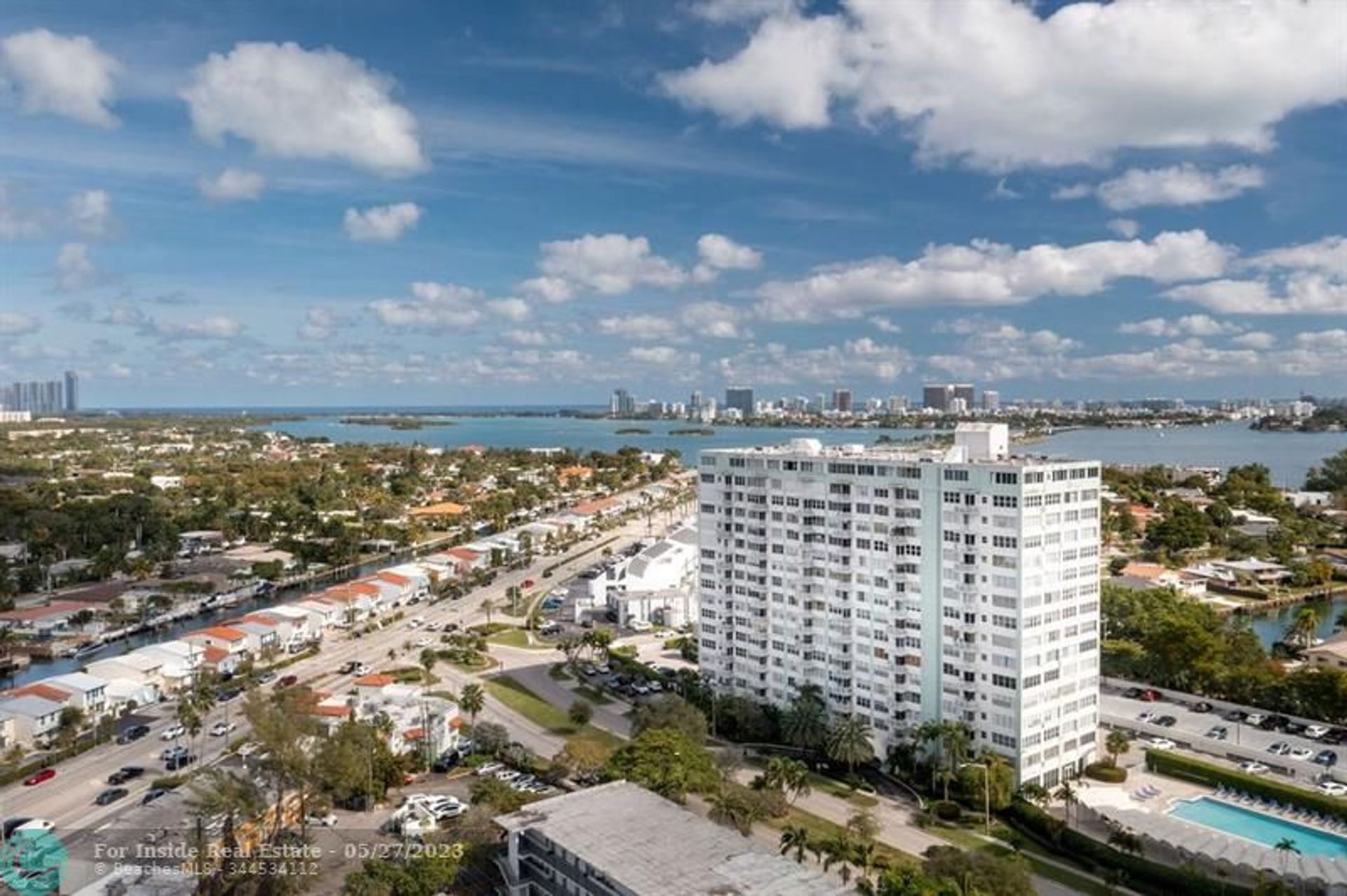 Condominium in North Miami, Florida 11809850