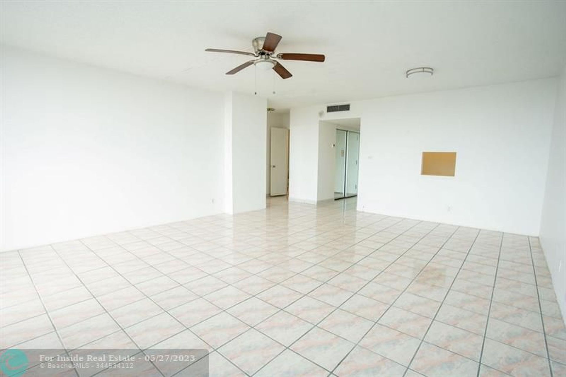 Condominio en North Miami, Florida 11809850