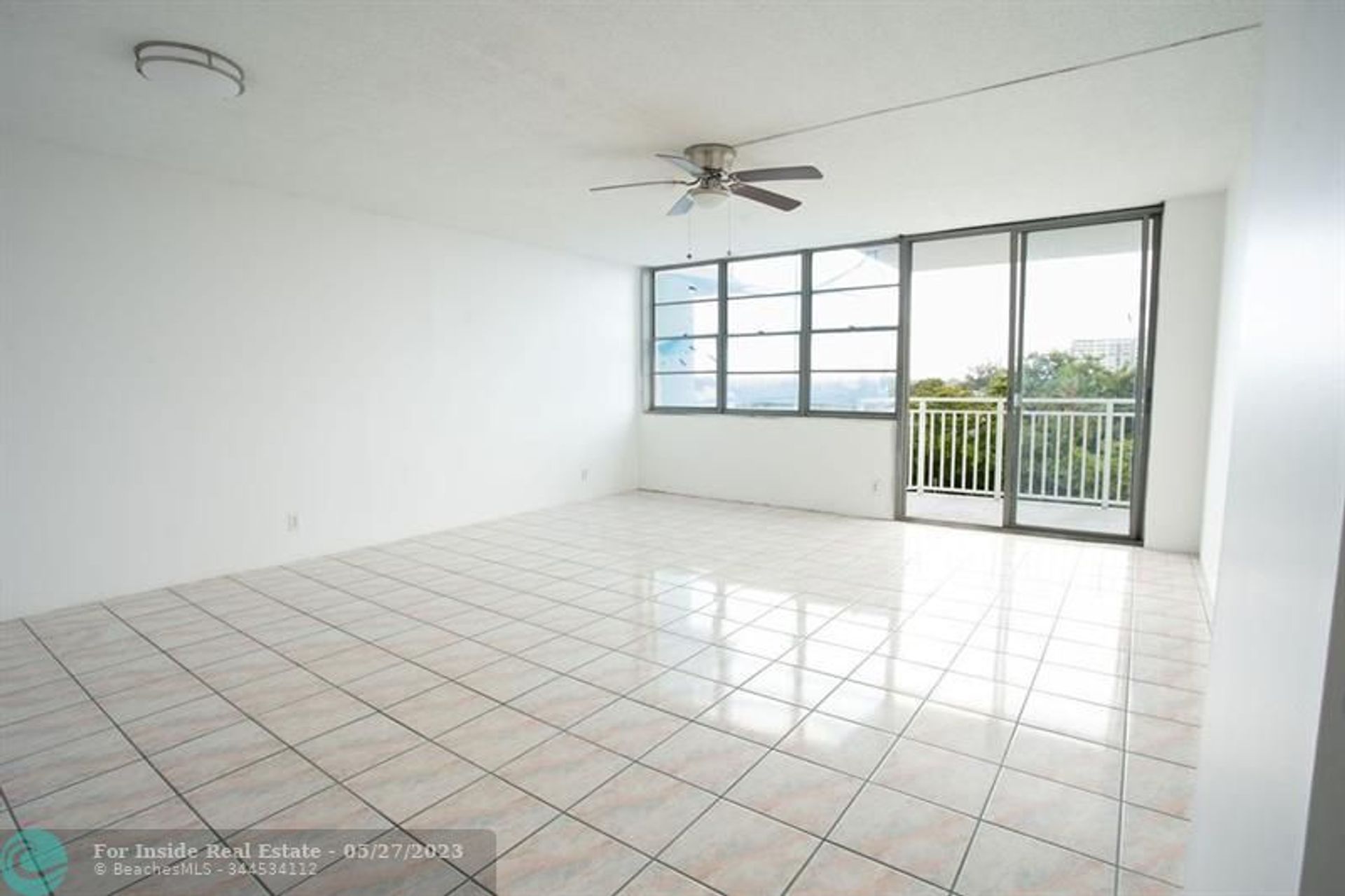 Condominium dans North Miami, Florida 11809850