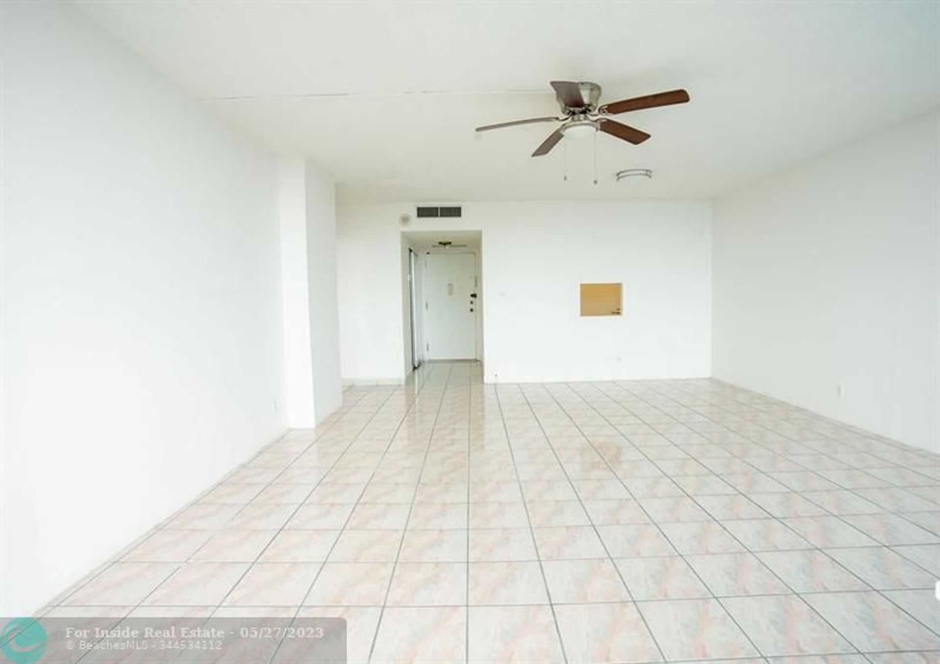 Condominium in North Miami, Florida 11809850