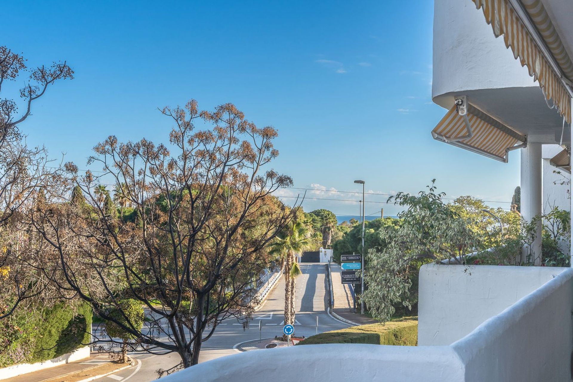 Condominium in Marbella, Andalusia 11810417