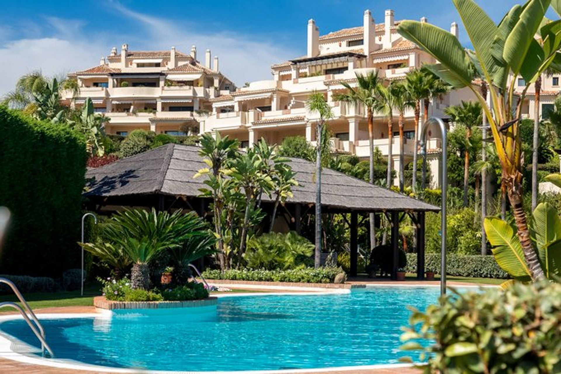 Condominium in Benahavis, Andalusië 11810508