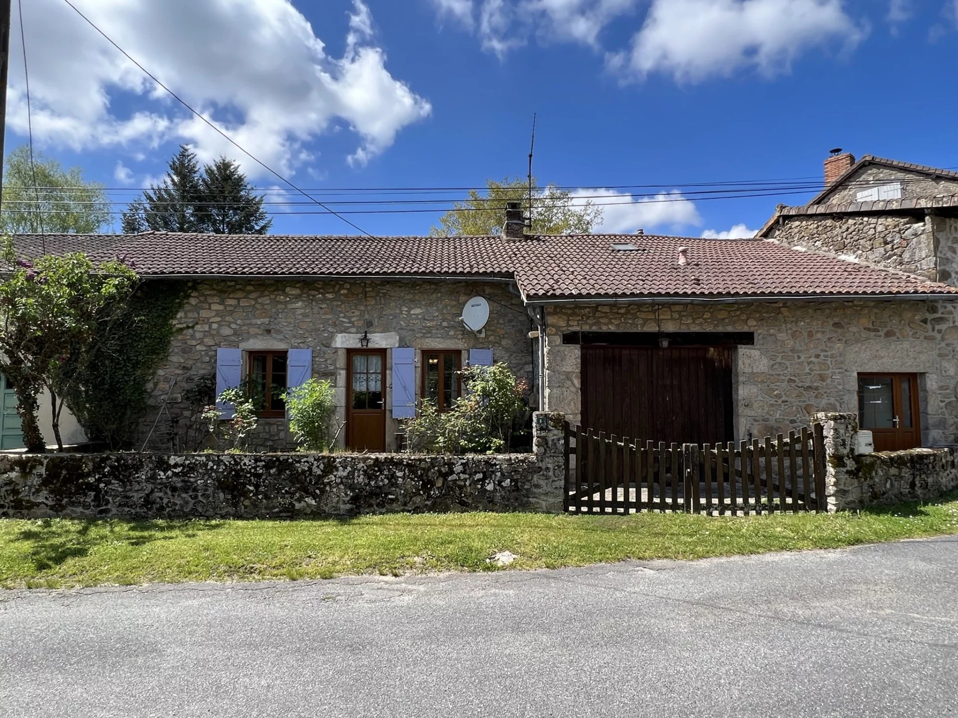 House in Saint-Mathieu, Nouvelle-Aquitaine 11810889