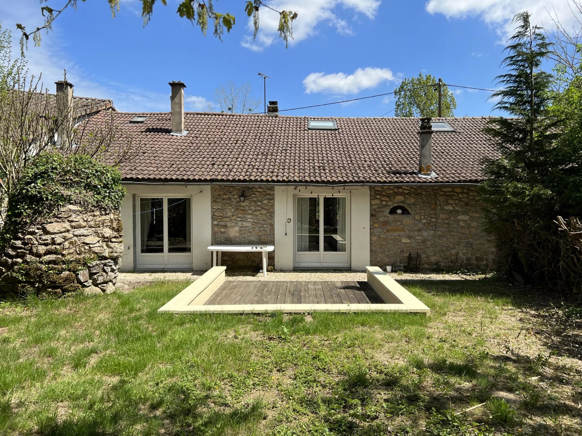 House in Saint-Mathieu, Nouvelle-Aquitaine 11810889