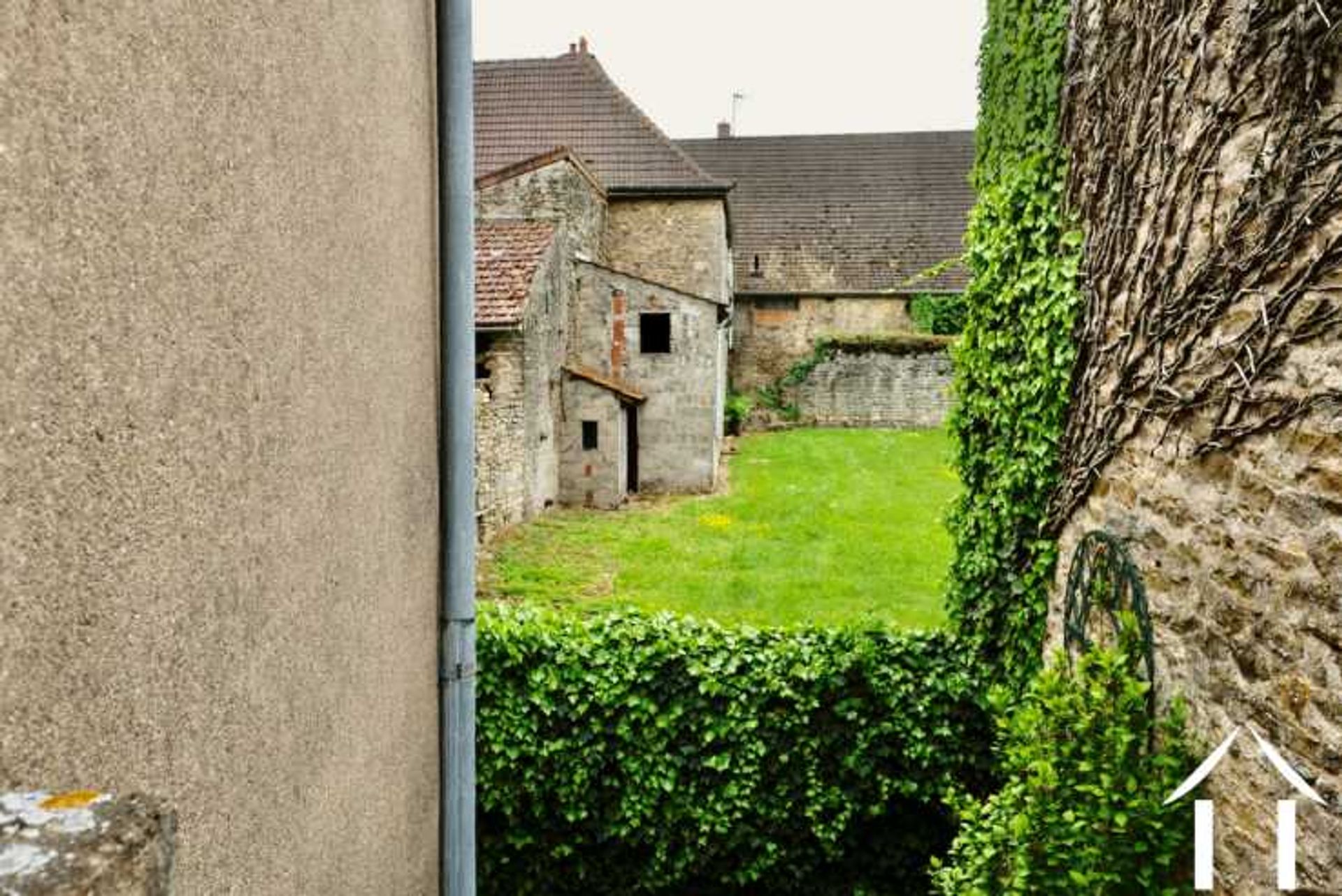 casa en Cheilly-lès-Maranges, Bourgogne-Franche-Comté 11814858