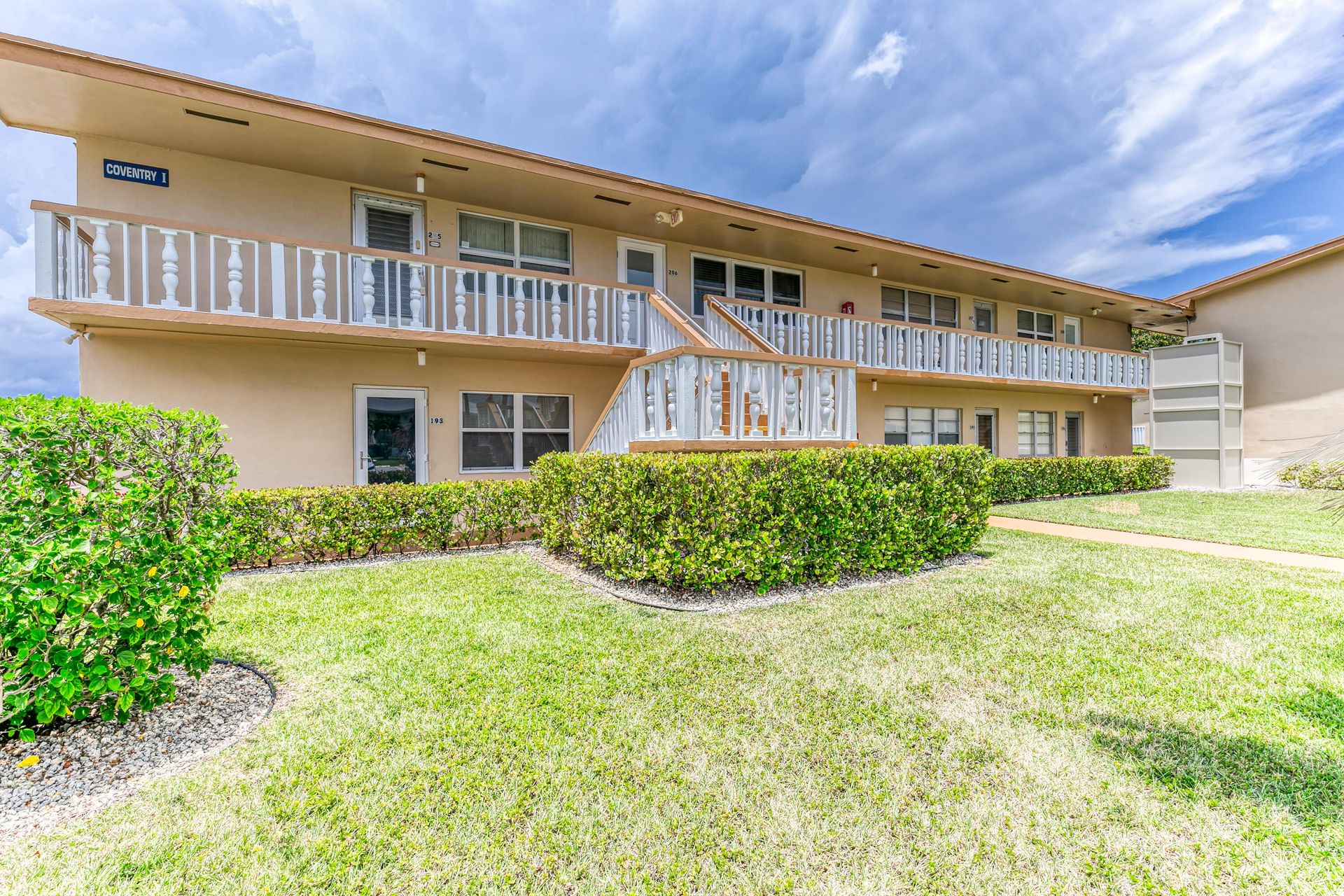 Condominium in West Palm Beach, Florida 11816000